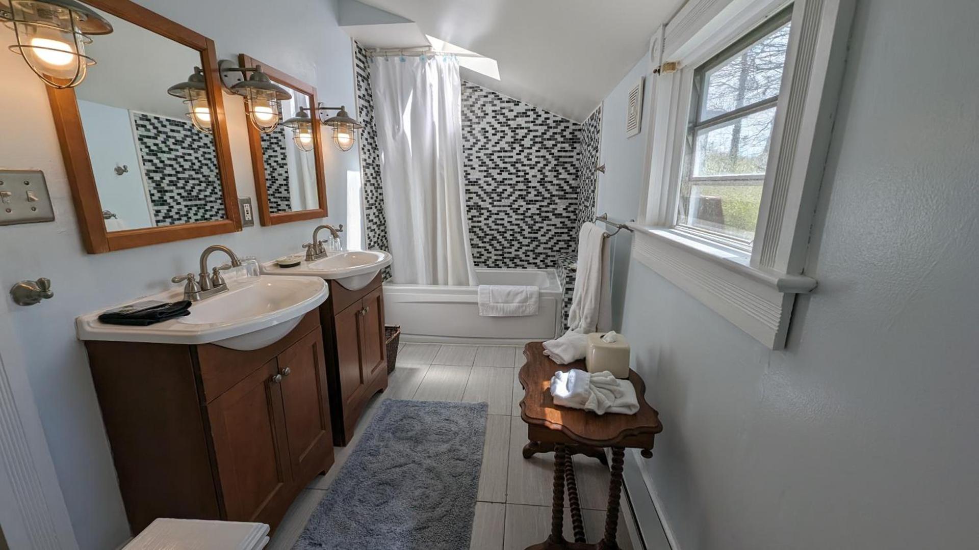 Garden and Sea Inn photo 32