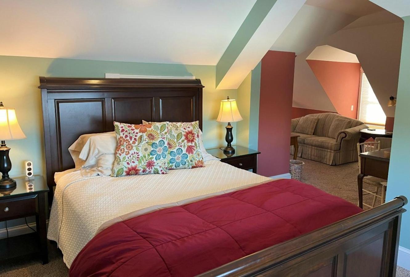 Saltair Inn Waterfront B&B photo 63