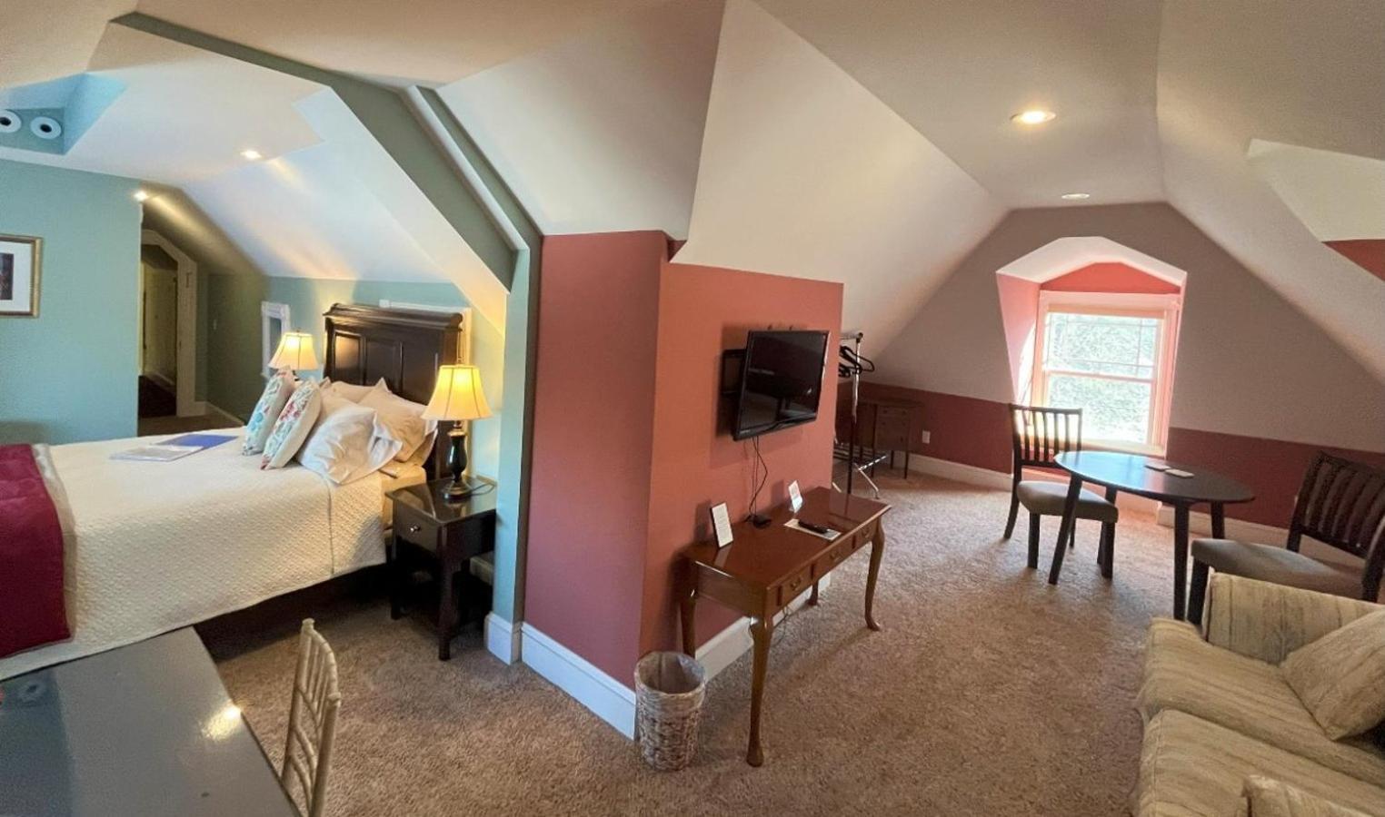 Saltair Inn Waterfront B&B photo 65