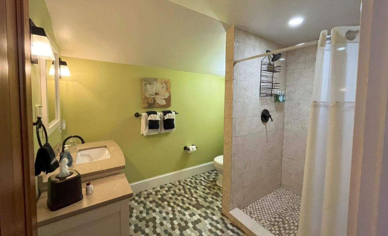 Saltair Inn Waterfront B&B photo 66