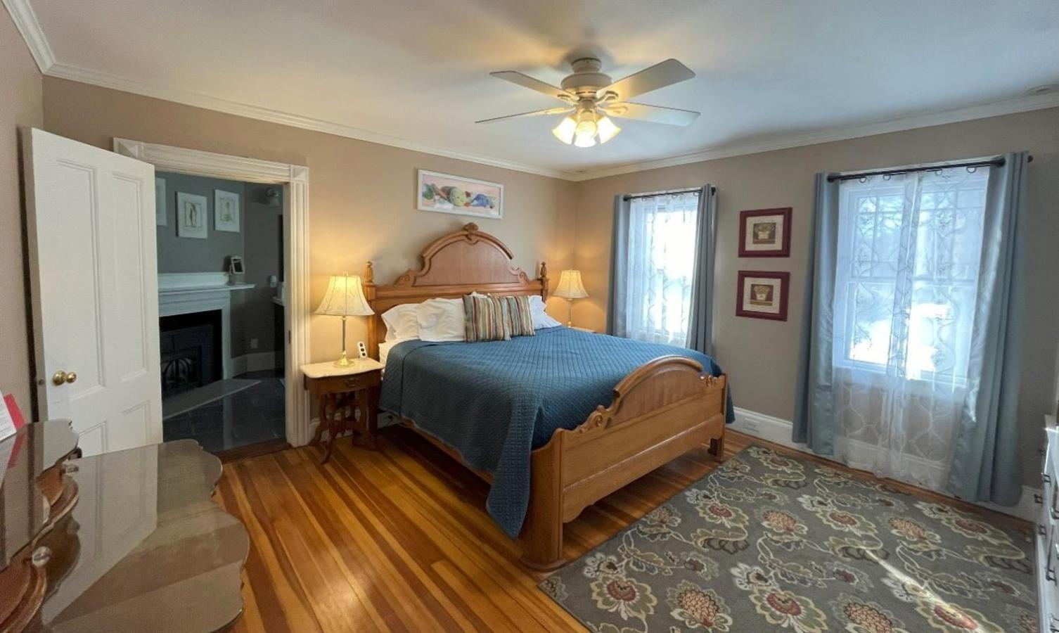 Saltair Inn Waterfront B&B photo 67