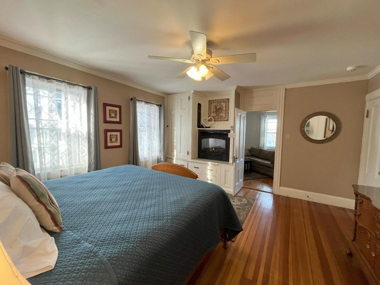 Saltair Inn Waterfront B&B photo 68