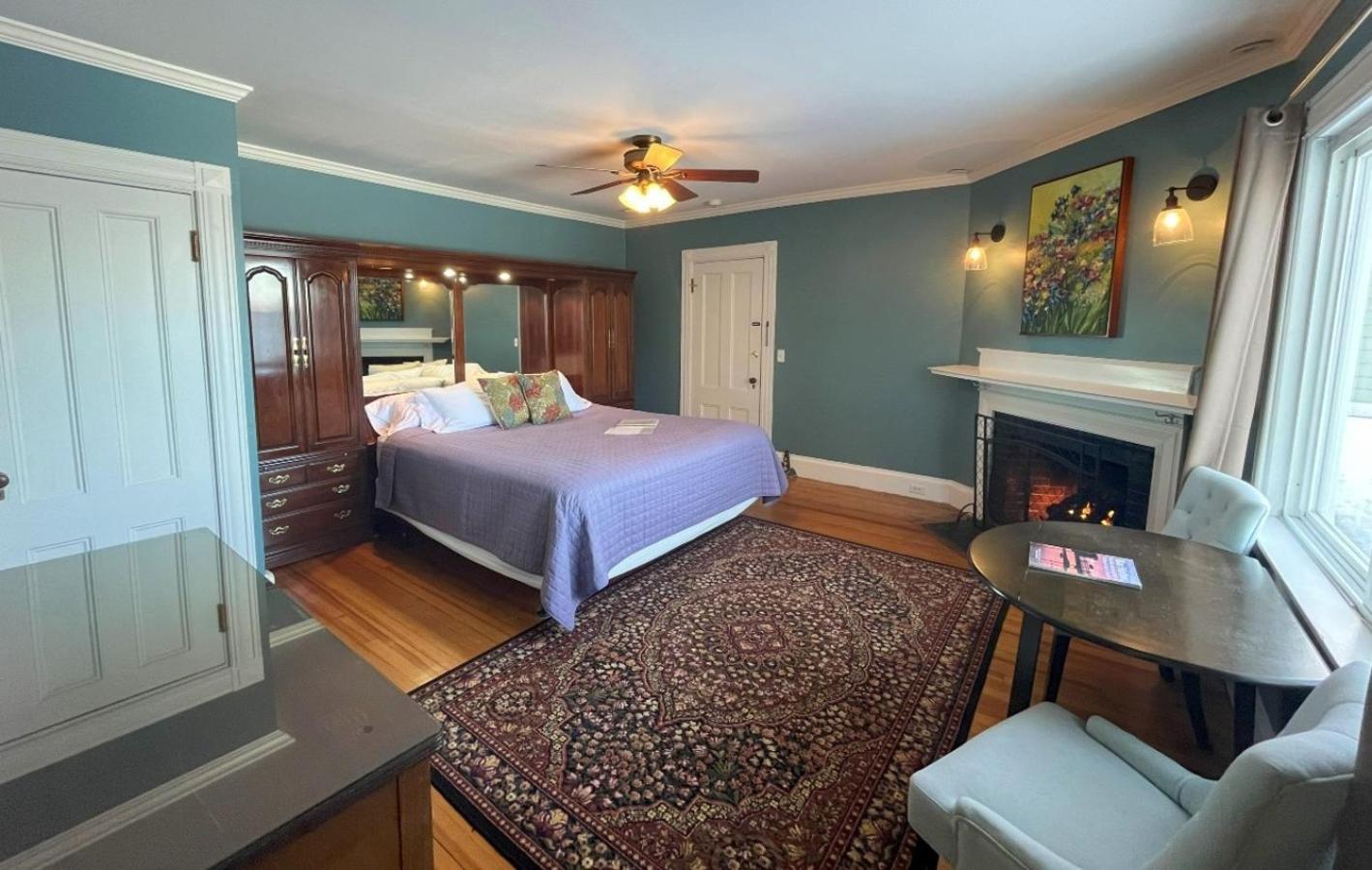 Saltair Inn Waterfront B&B photo 4