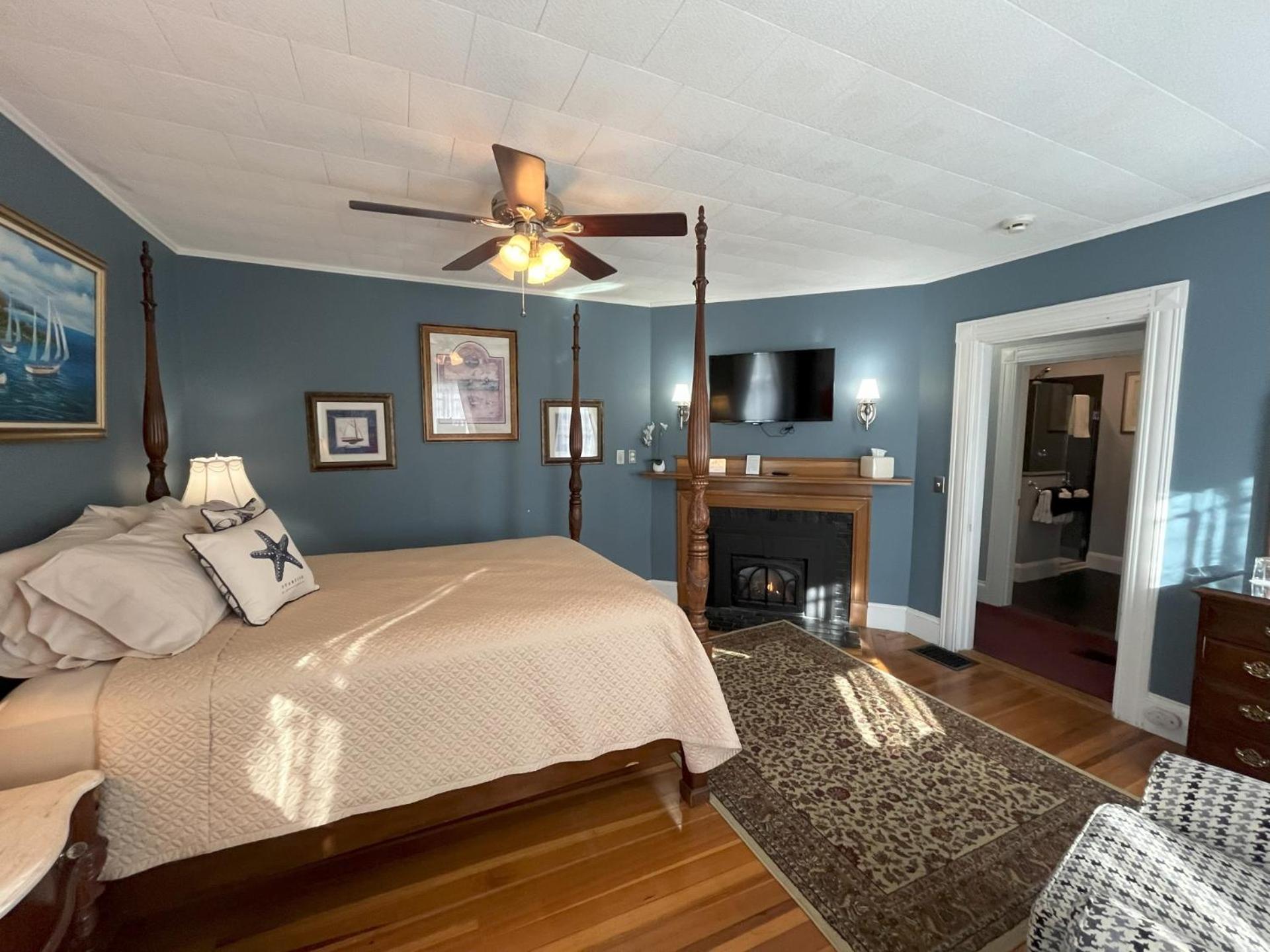 Saltair Inn Waterfront B&B photo 73
