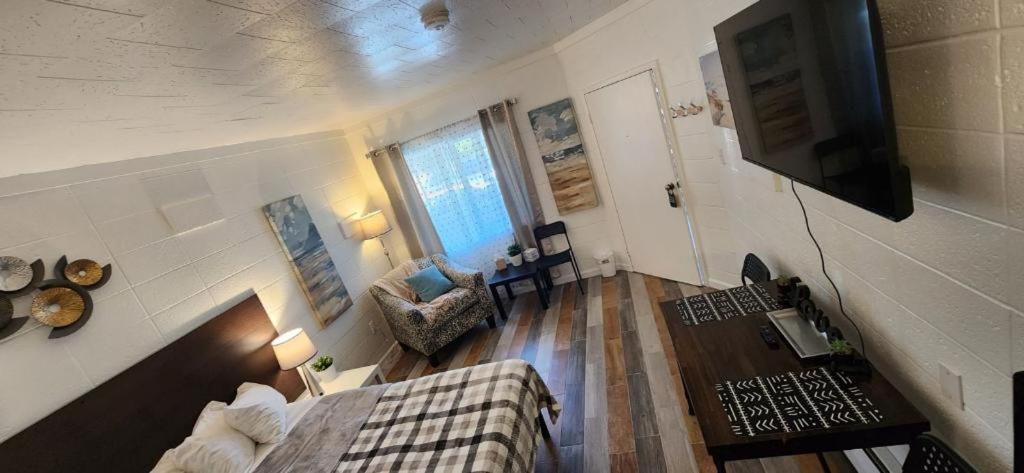 Rolling Hills Motel photo 22