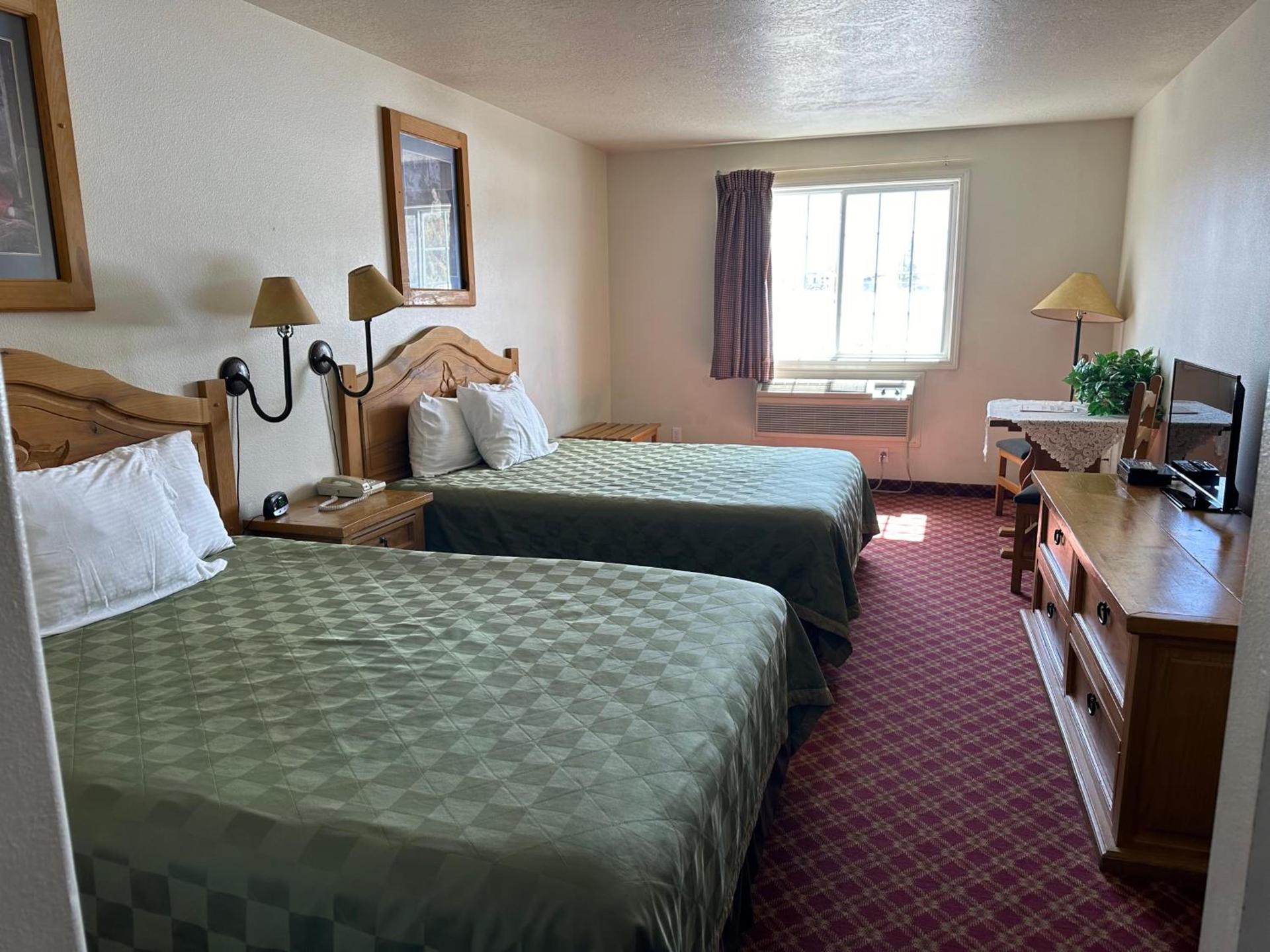 Columbine Inn and Suites photo 9