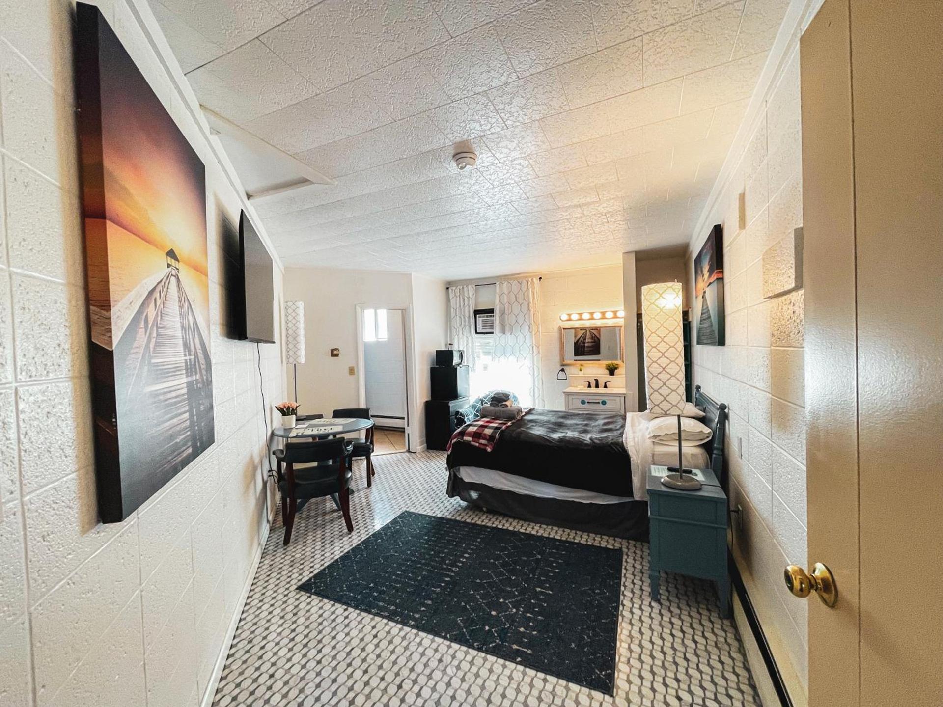 Rolling Hills Motel photo 36