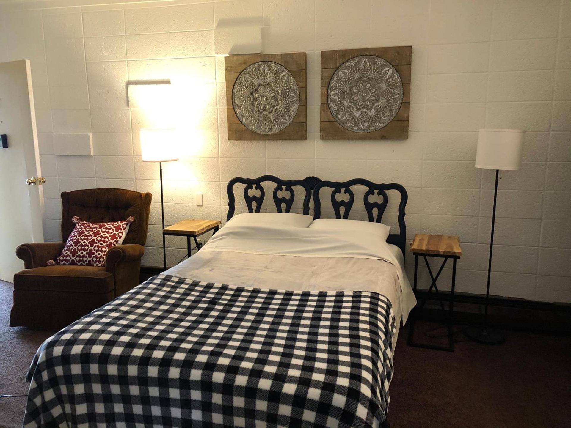 Rolling Hills Motel photo 38