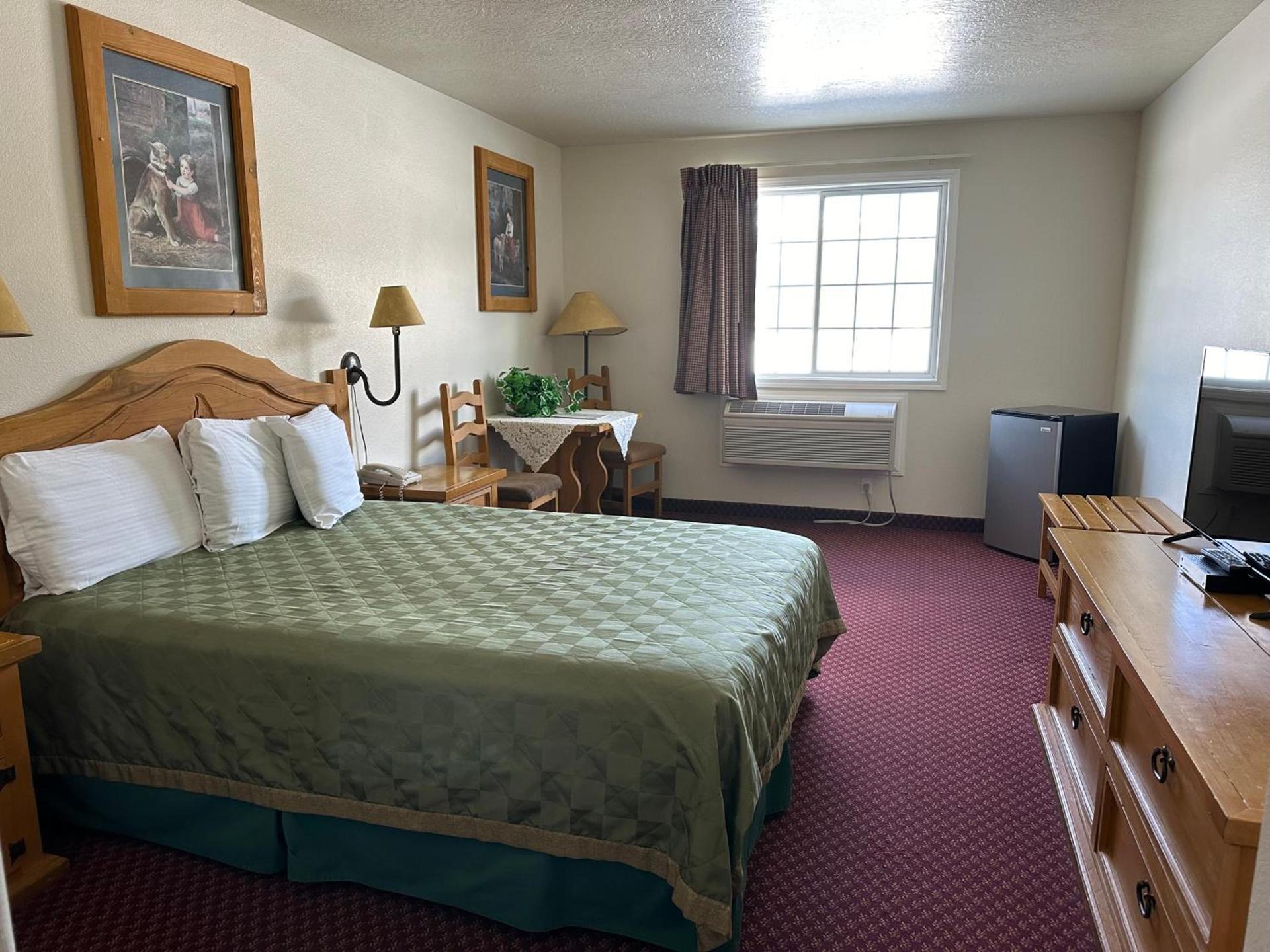 Columbine Inn and Suites photo 6