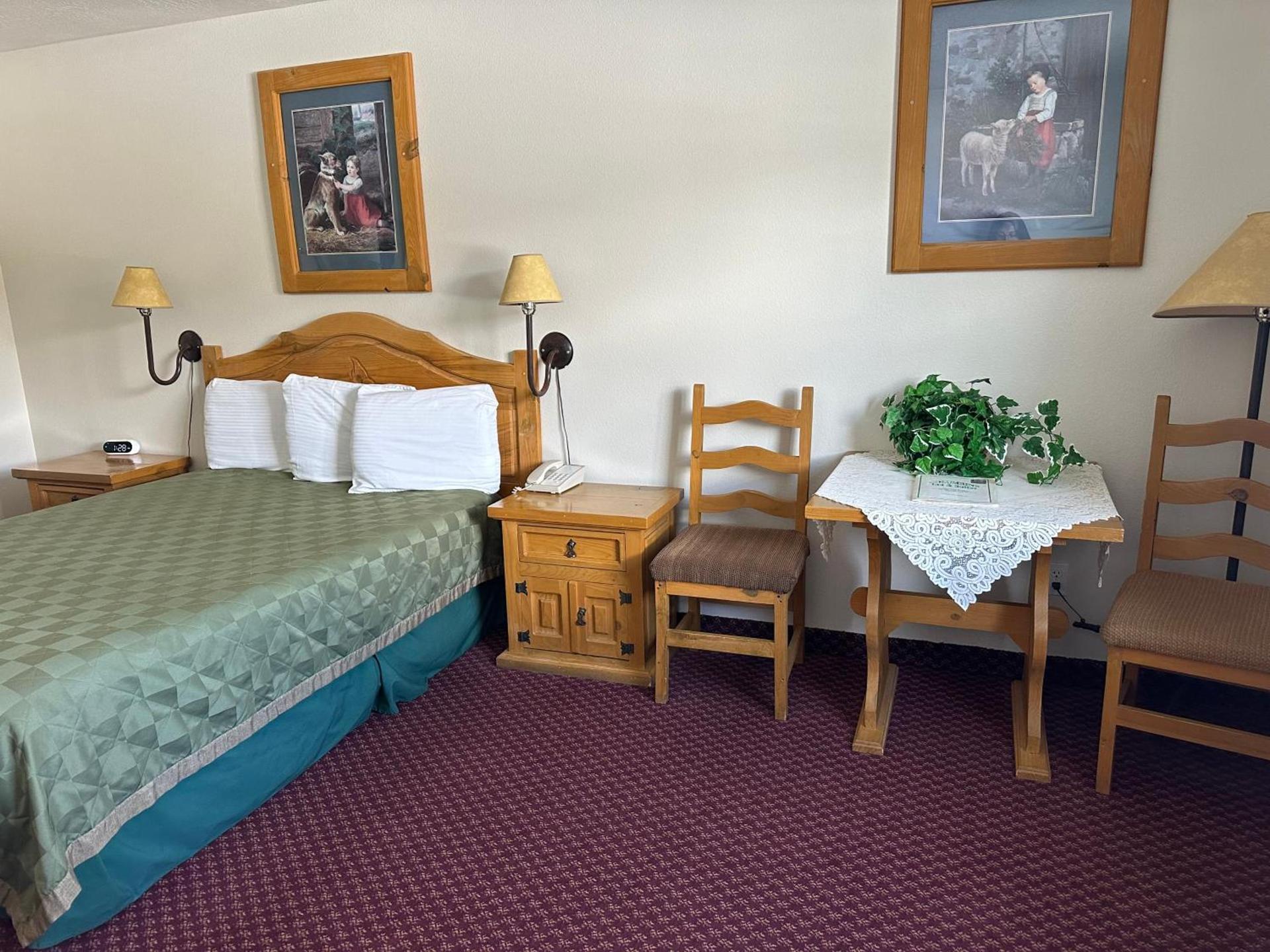 Columbine Inn and Suites photo 8