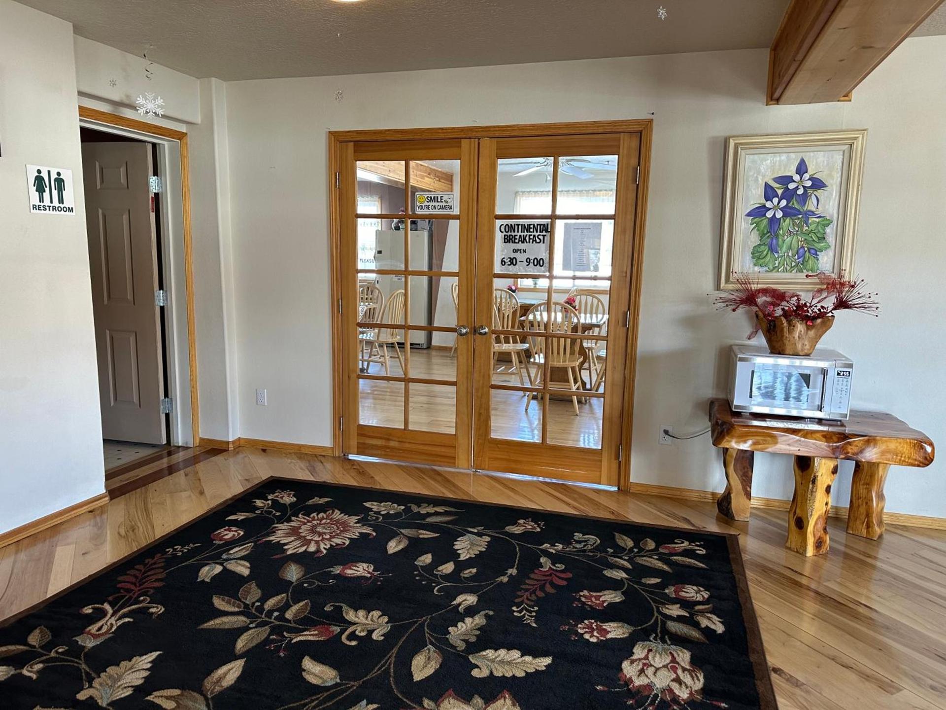 Columbine Inn and Suites photo 4