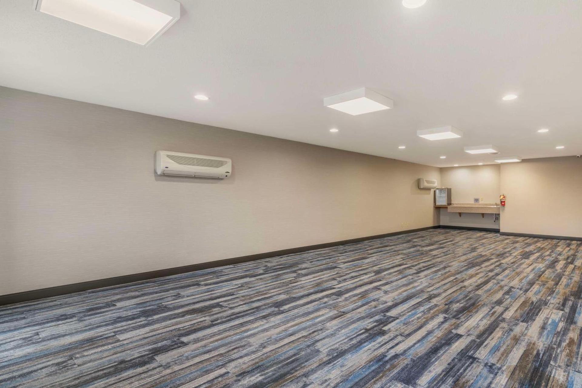 Syracuse Grand photo 20