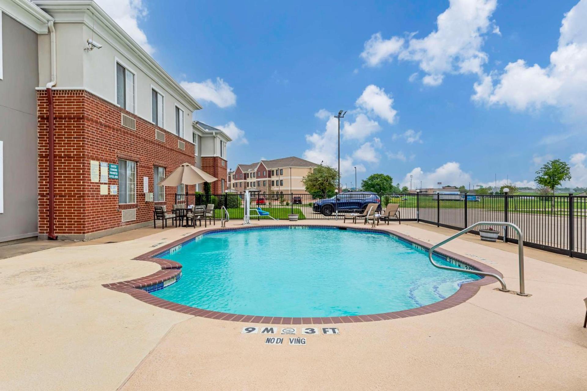 Best Western Fort Worth Inn & Suites photo 30