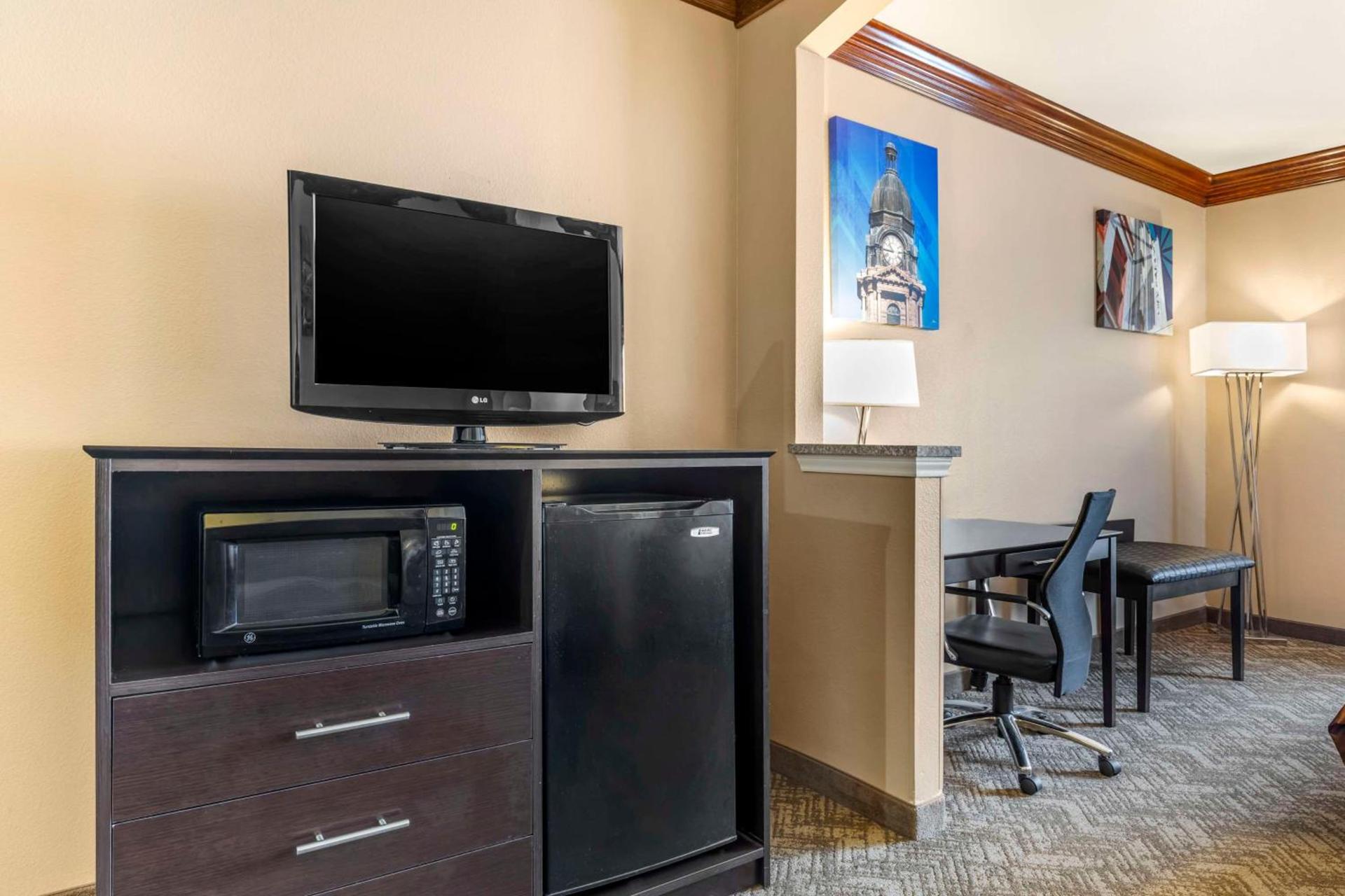 Best Western Fort Worth Inn & Suites photo 17