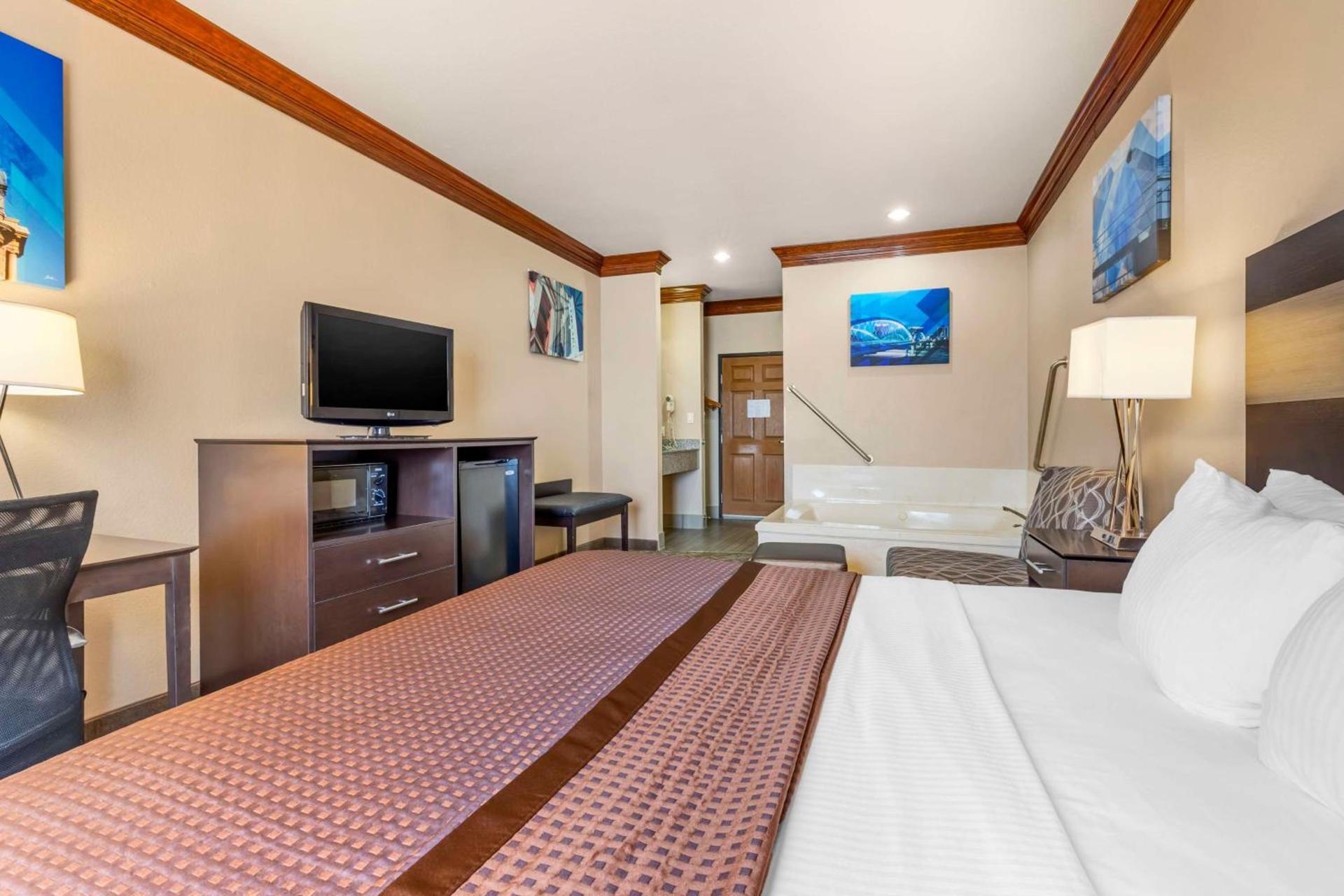 Best Western Fort Worth Inn & Suites photo 25