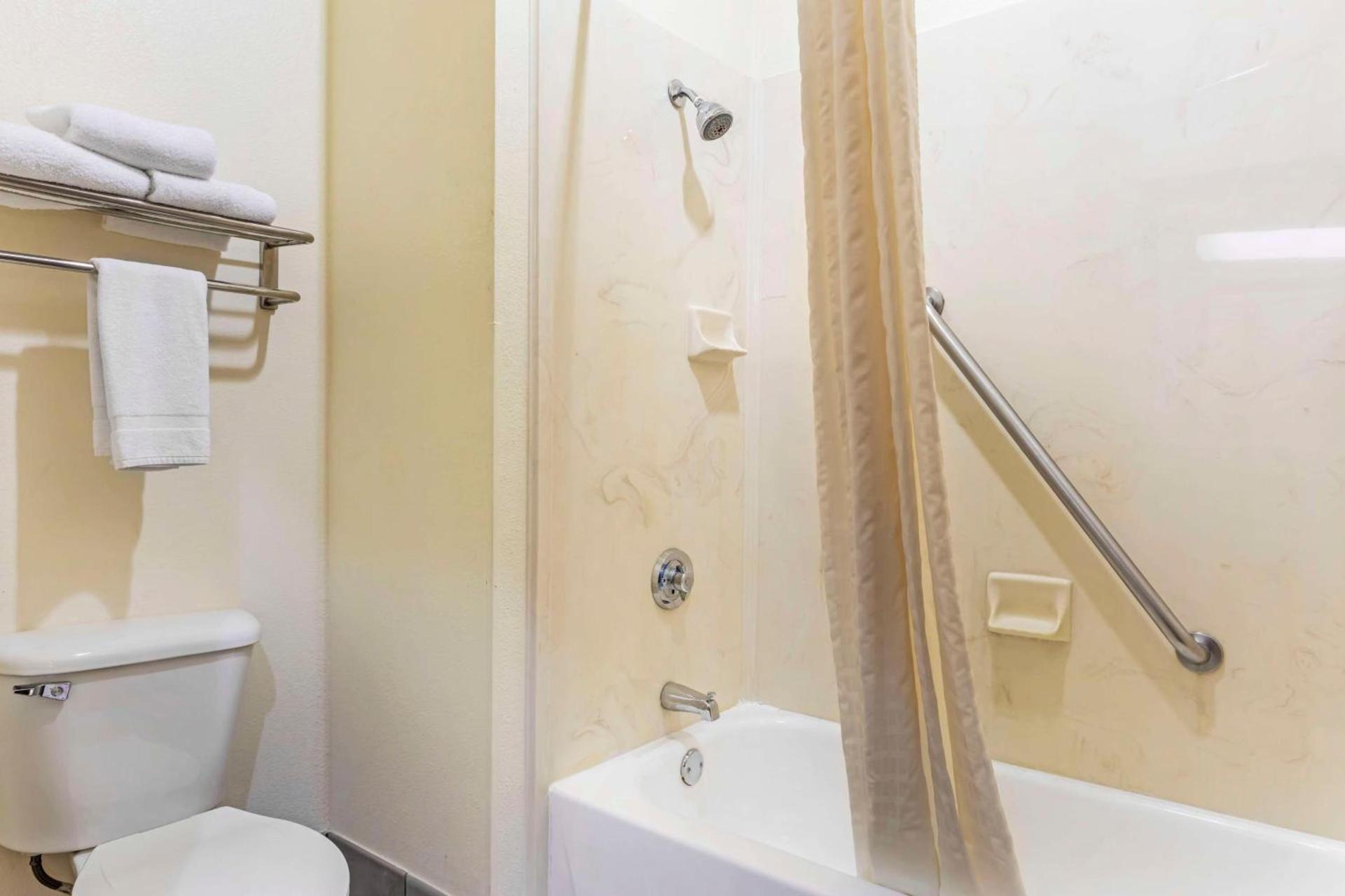 Best Western Fort Worth Inn & Suites photo 26
