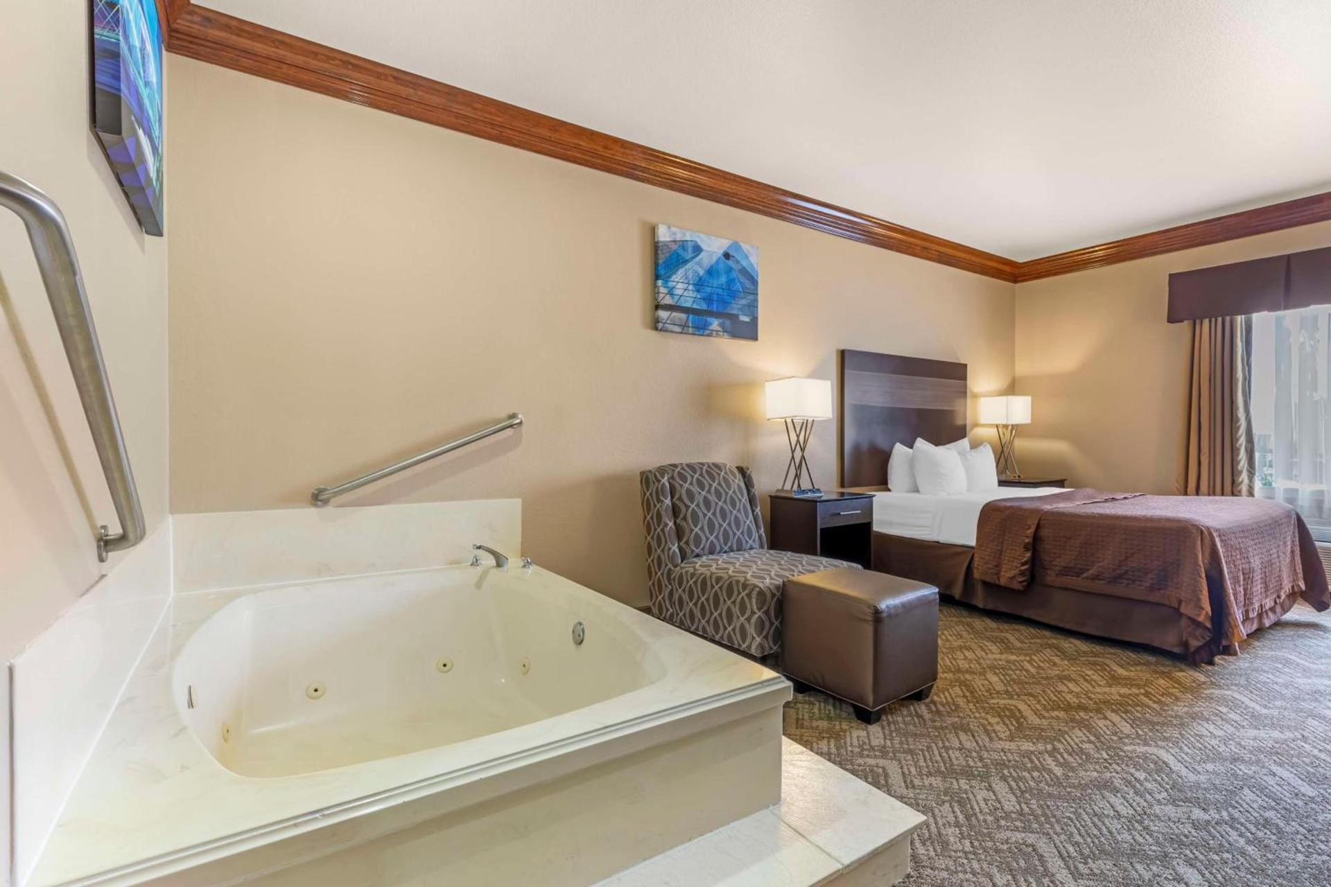 Best Western Fort Worth Inn & Suites photo 5