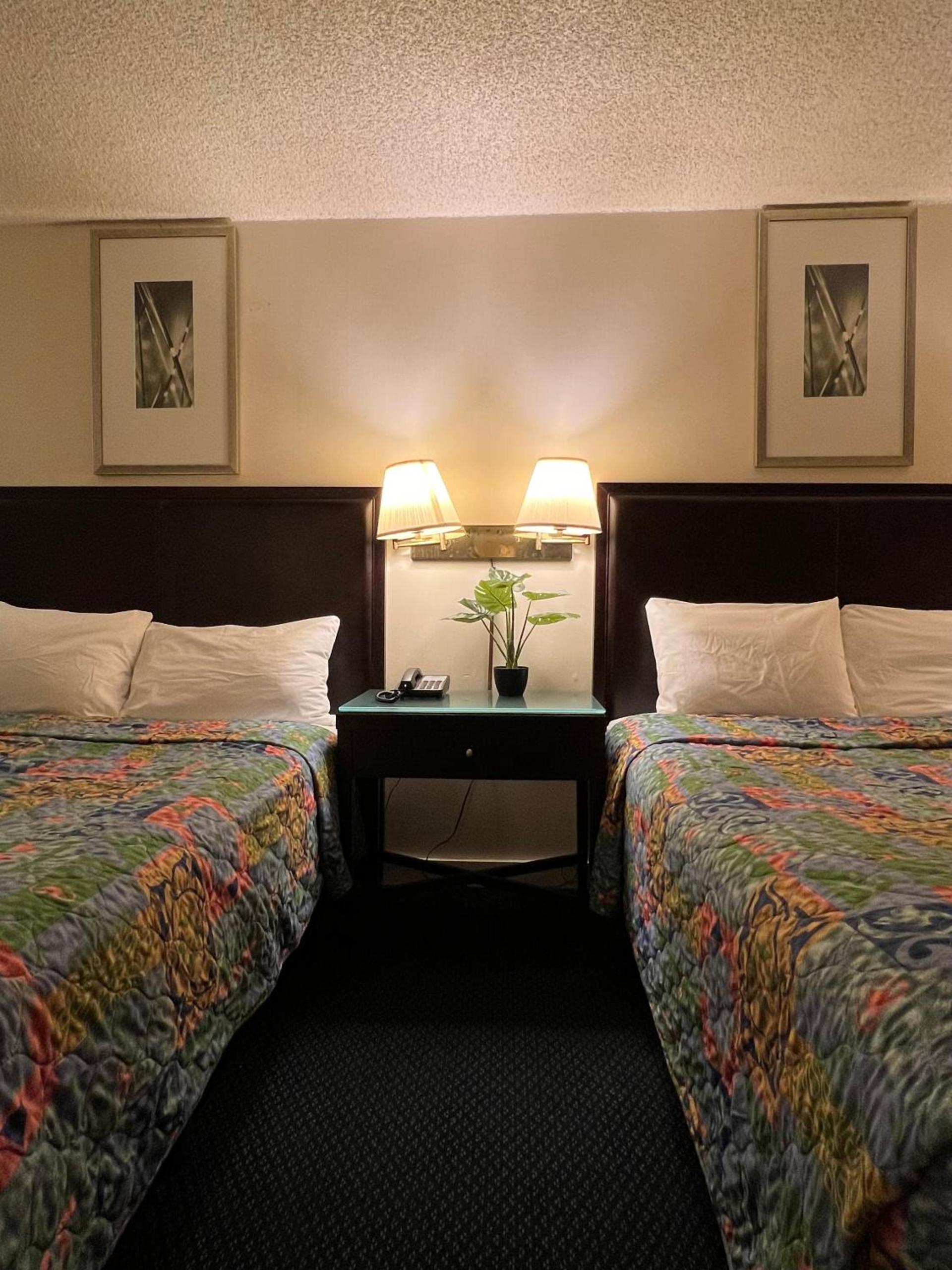 Columbus Motor Inn photo 13