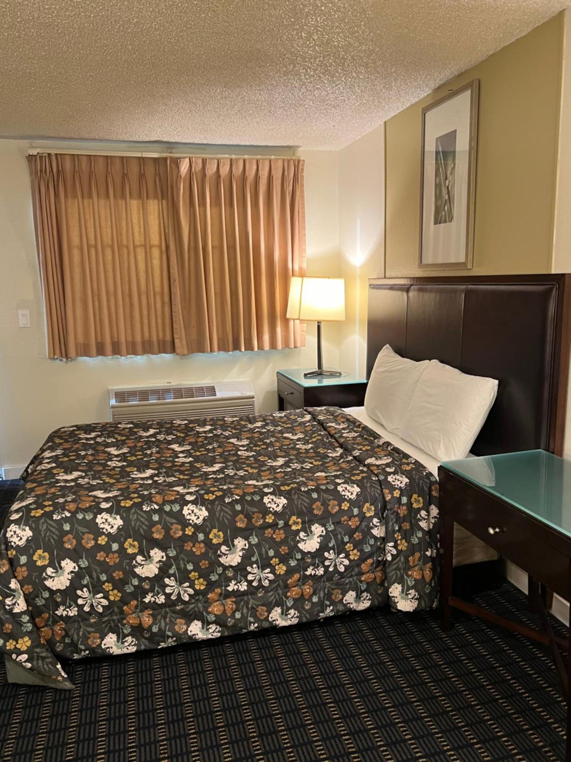 Columbus Motor Inn photo 16
