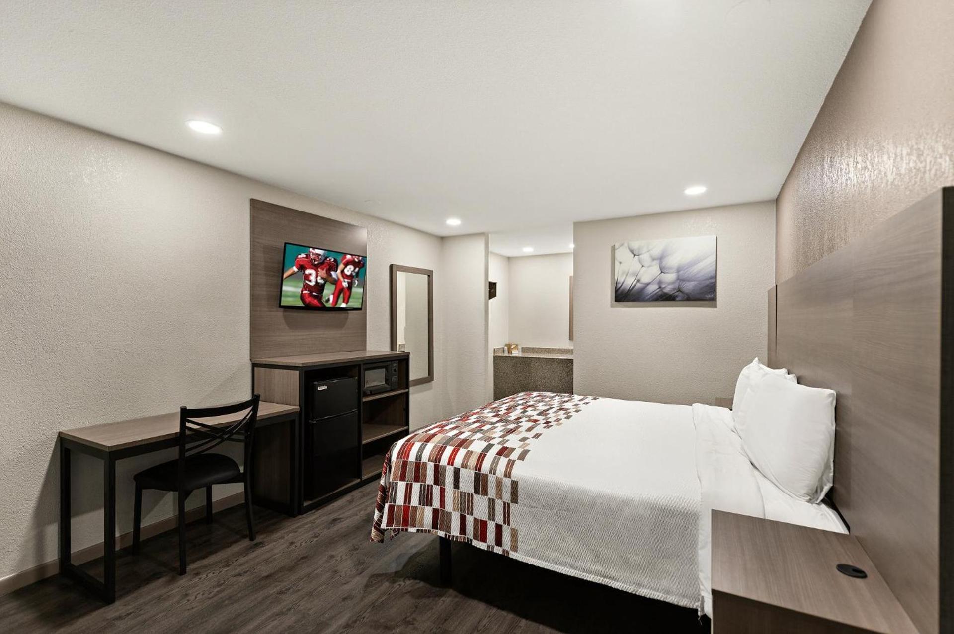 Red Roof Inn Nacogdoches photo 27