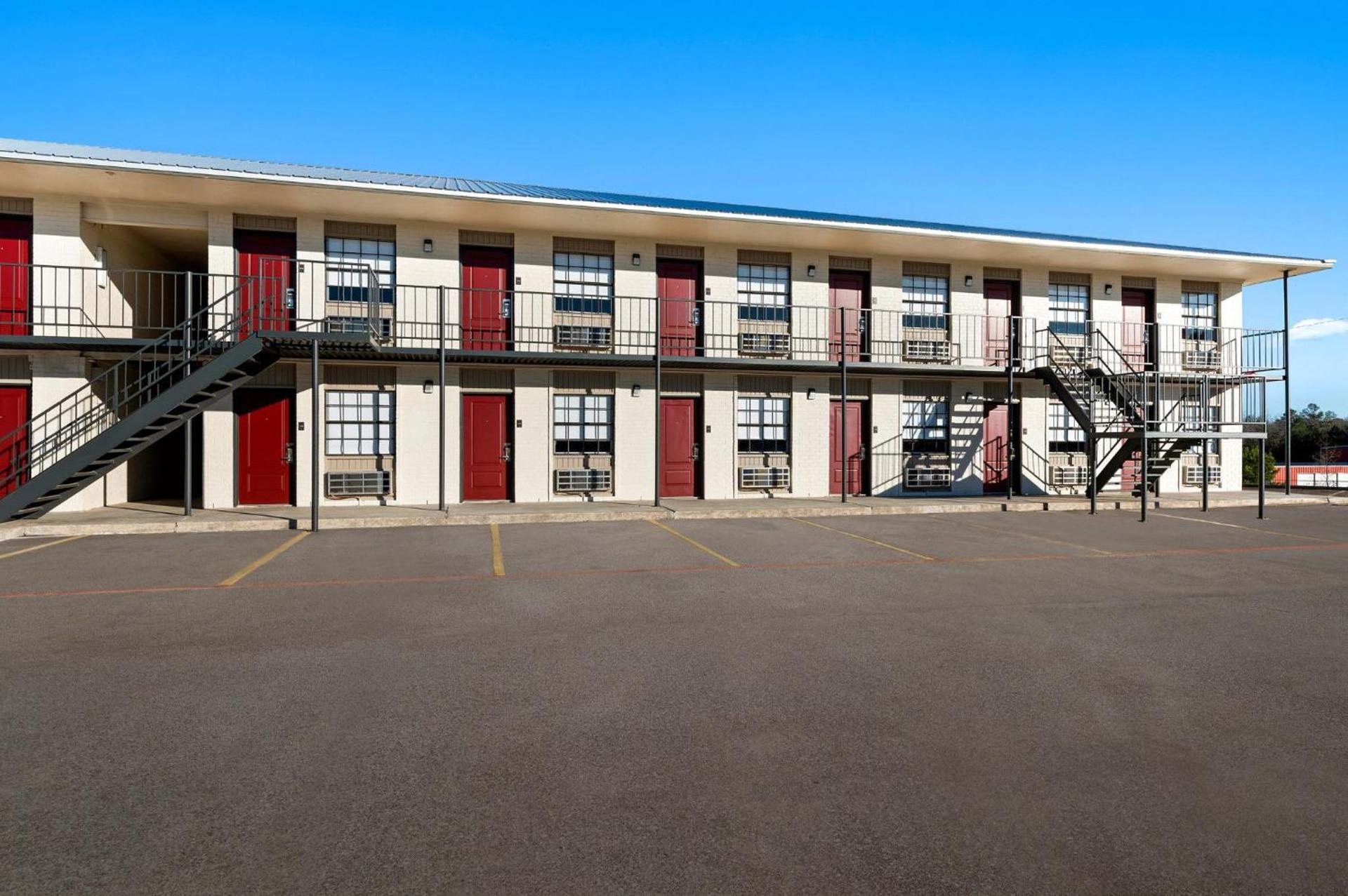 Red Roof Inn Nacogdoches photo 5