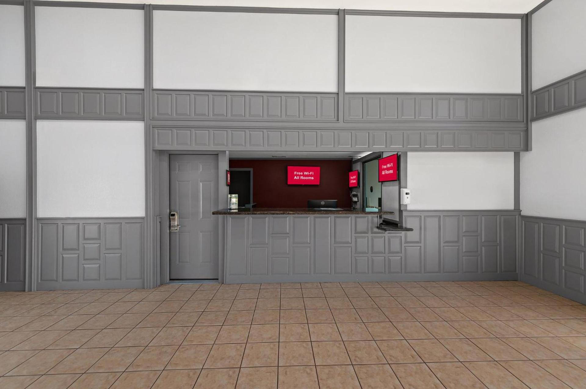 Red Roof Inn Nacogdoches photo 19
