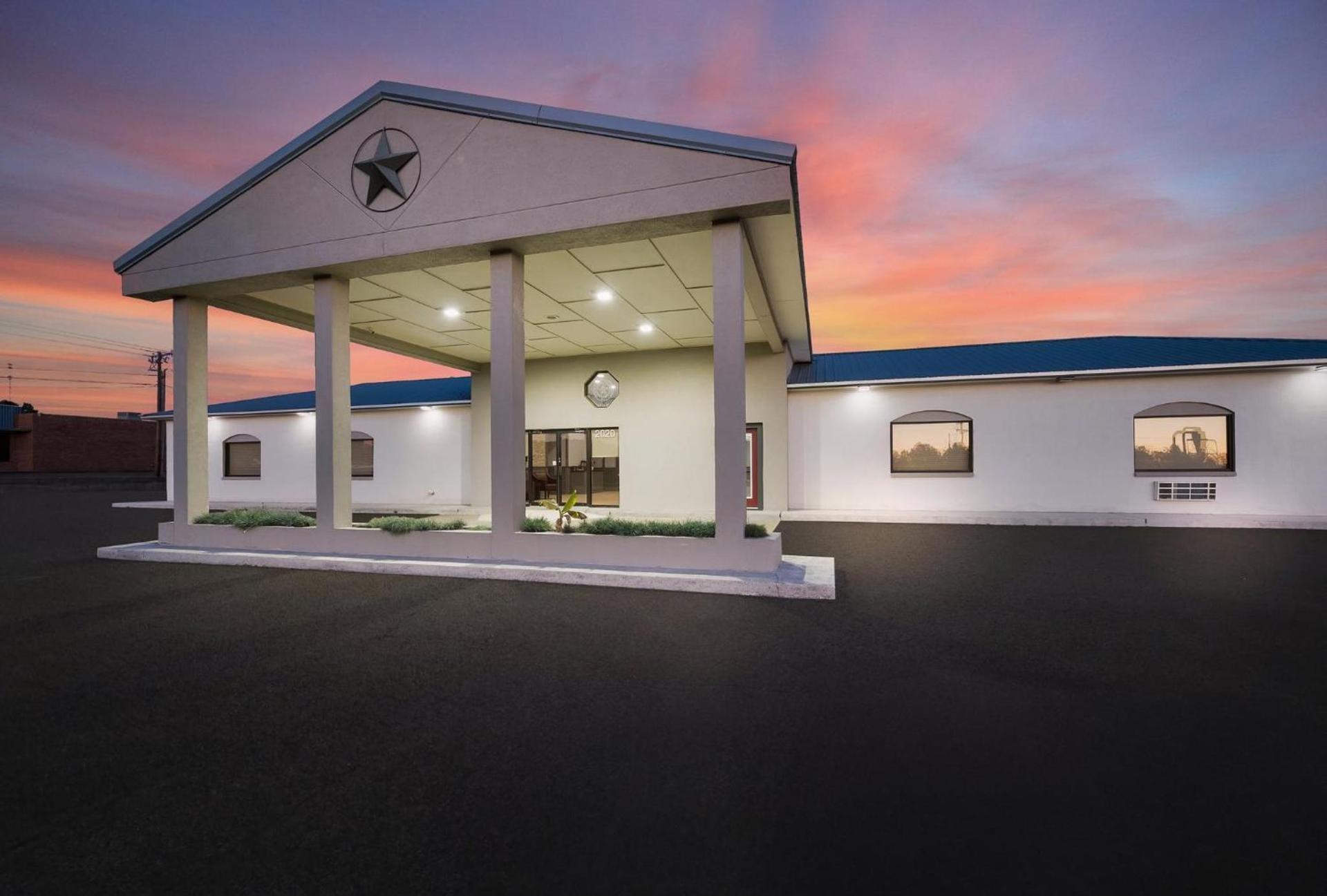 Red Roof Inn Nacogdoches photo 11
