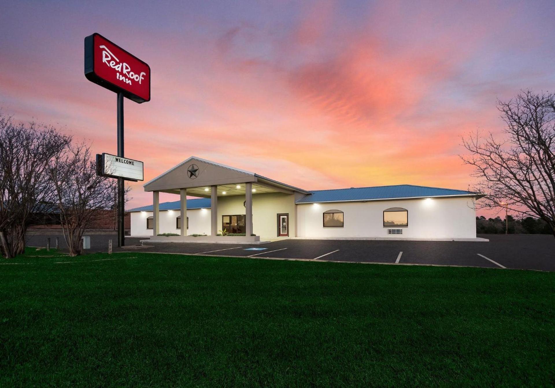 Red Roof Inn Nacogdoches photo 12