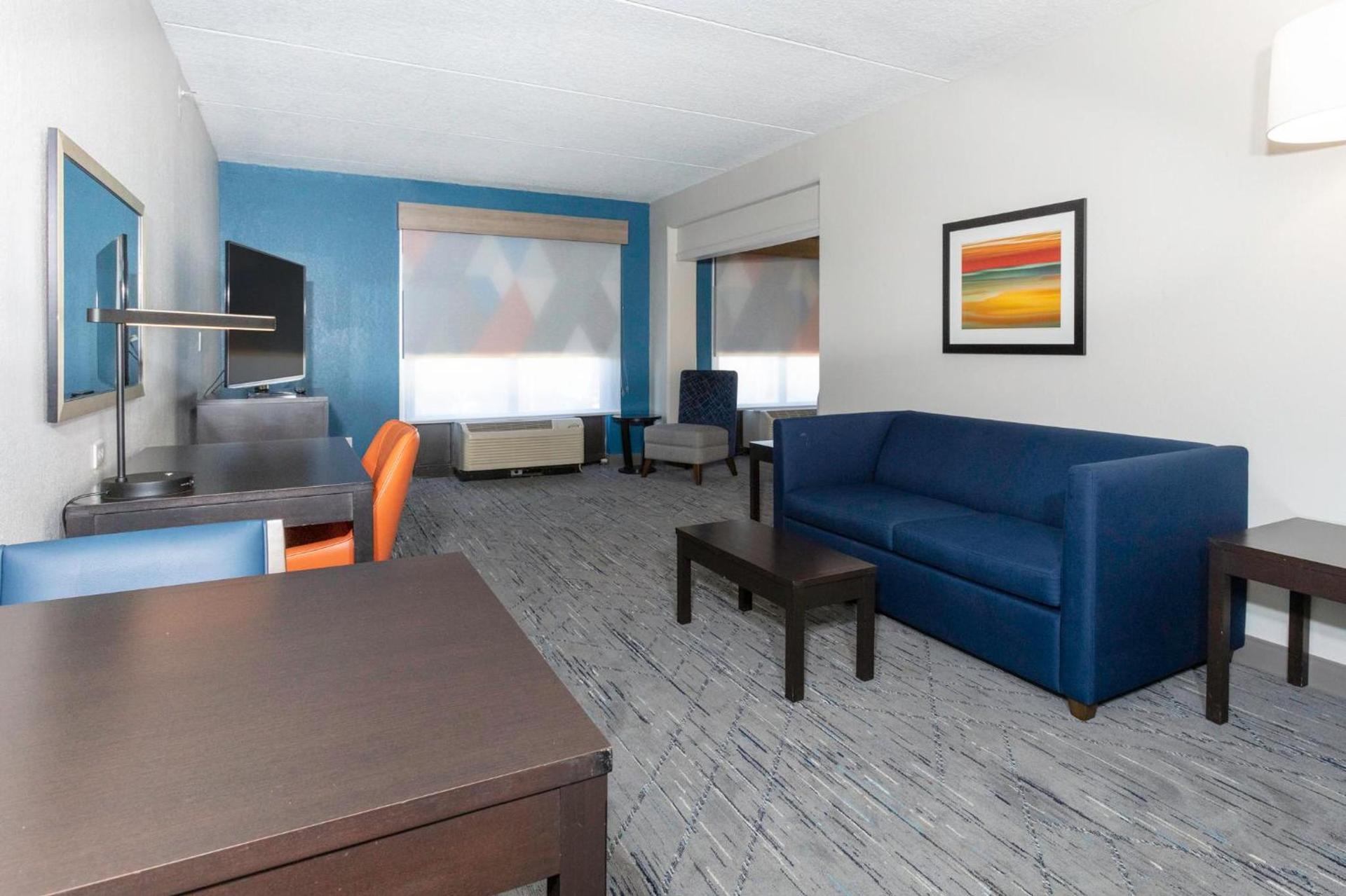 Holiday Inn Express Hotel & Suites Jacksonville Airport by IHG photo 48