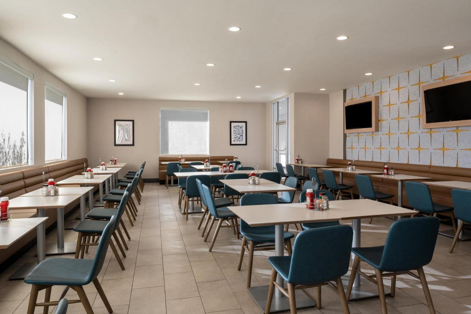 Holiday Inn Ontario by IHG photo 16