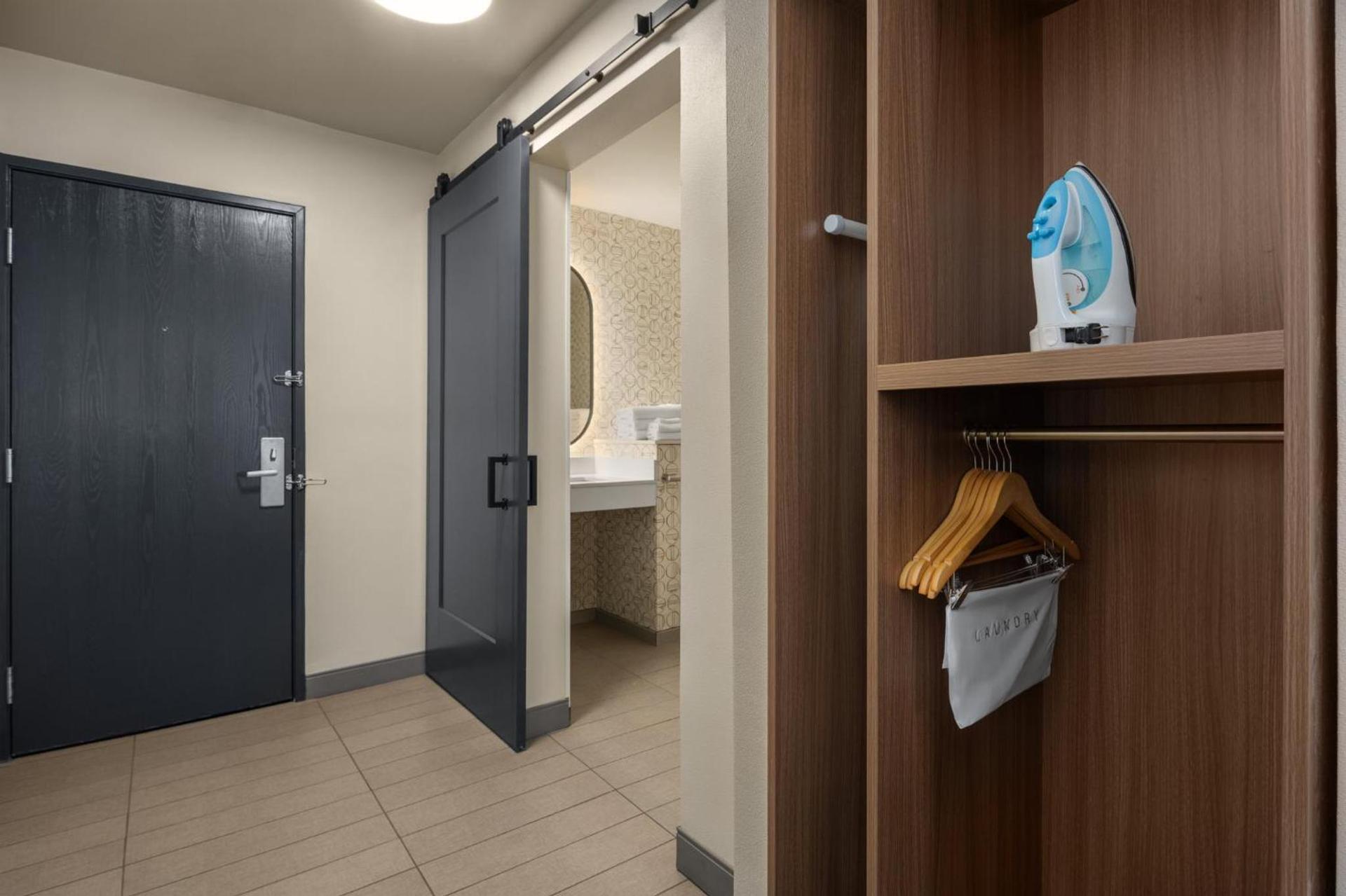 Holiday Inn Ontario by IHG photo 22