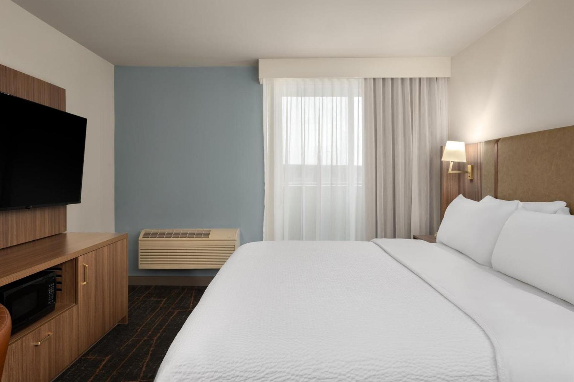 Holiday Inn Ontario by IHG photo 36