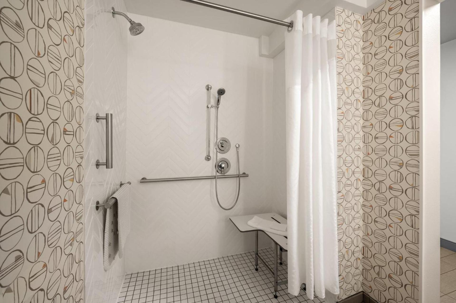 Holiday Inn Ontario by IHG photo 37