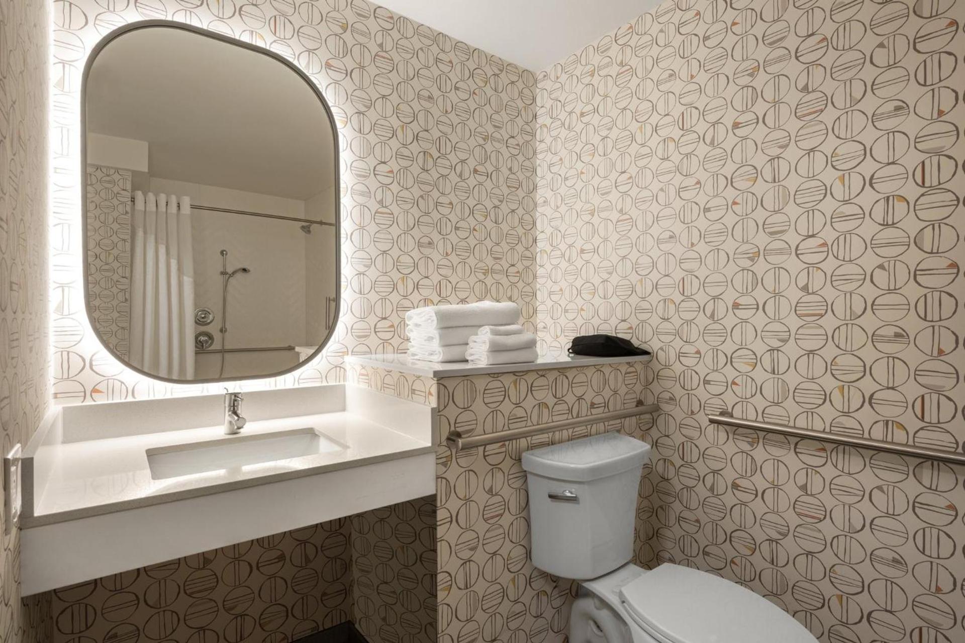 Holiday Inn Ontario by IHG photo 27