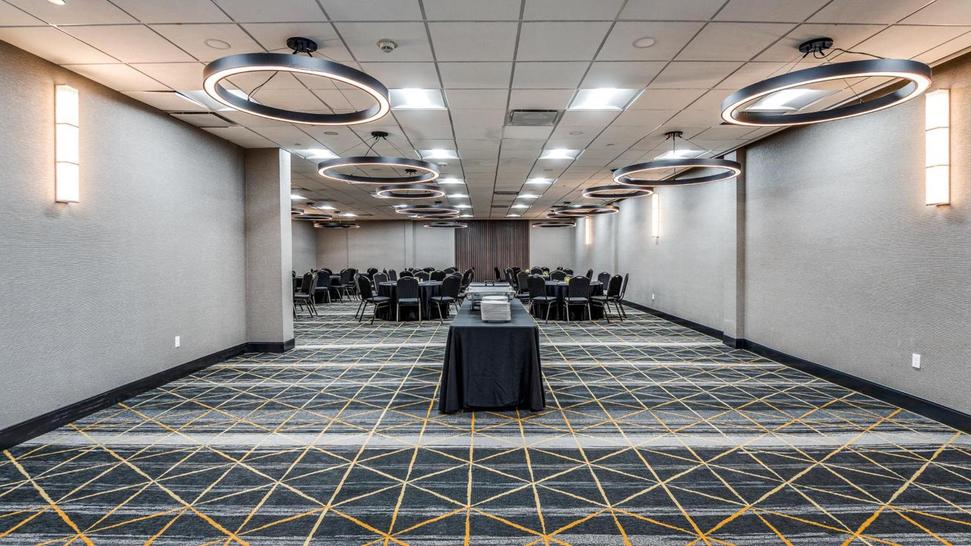 Holiday Inn Dallas Market Ctr Love Field by IHG photo 41