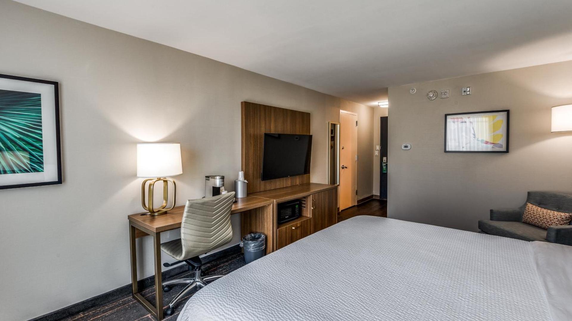 Holiday Inn Dallas Market Ctr Love Field by IHG photo 14