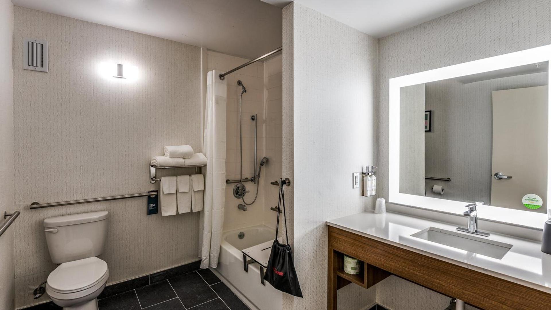 Holiday Inn Dallas Market Ctr Love Field by IHG photo 55