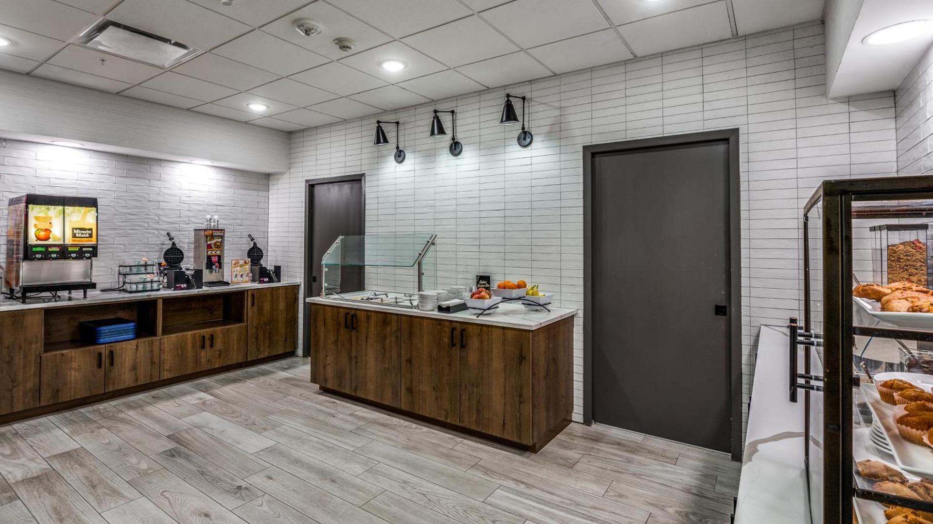 Holiday Inn Dallas Market Ctr Love Field by IHG photo 44
