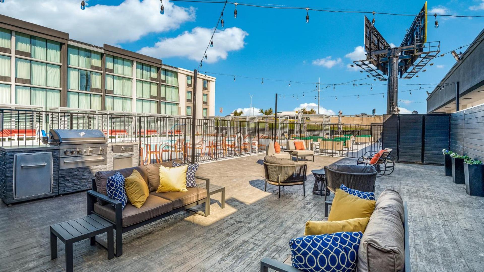 Holiday Inn Dallas Market Ctr Love Field by IHG photo 24