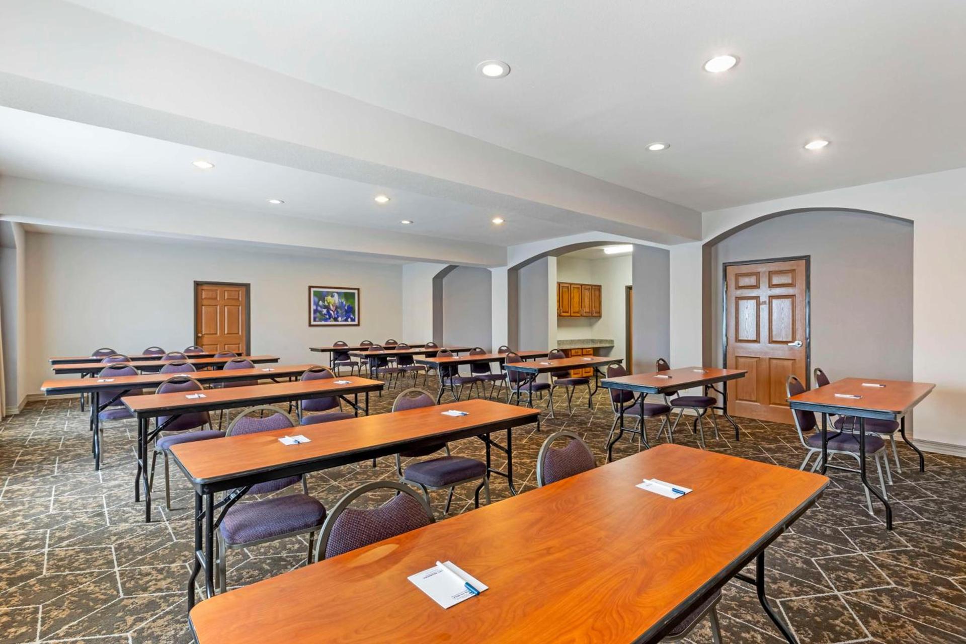 Best Western Fort Worth Inn & Suites photo 34