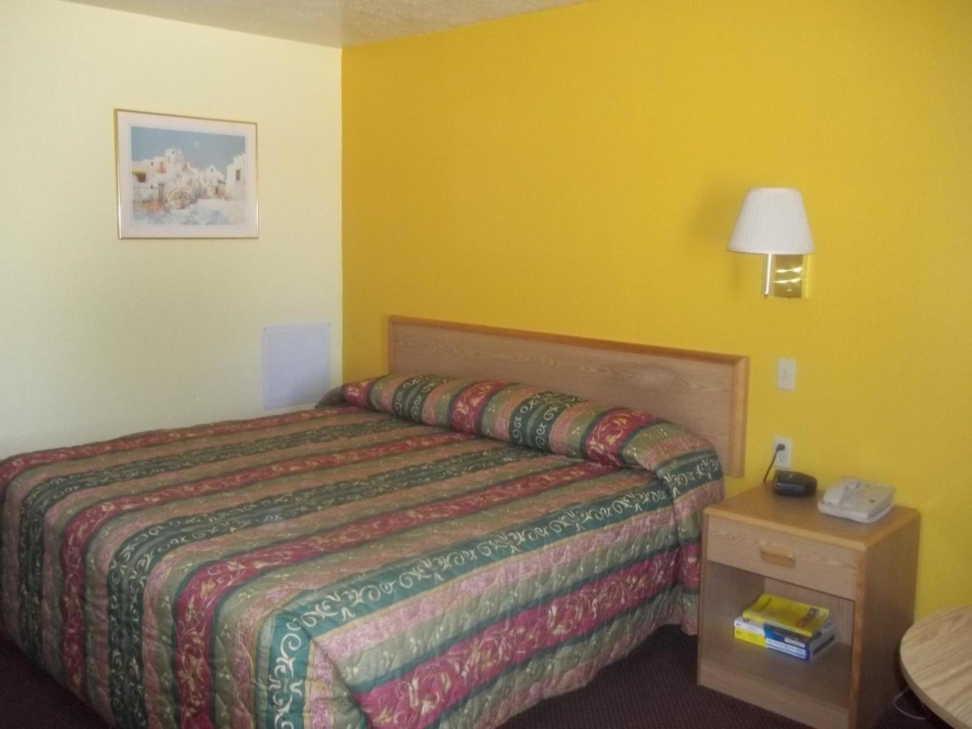 Super 8 by Wyndham Moriarty photo 27