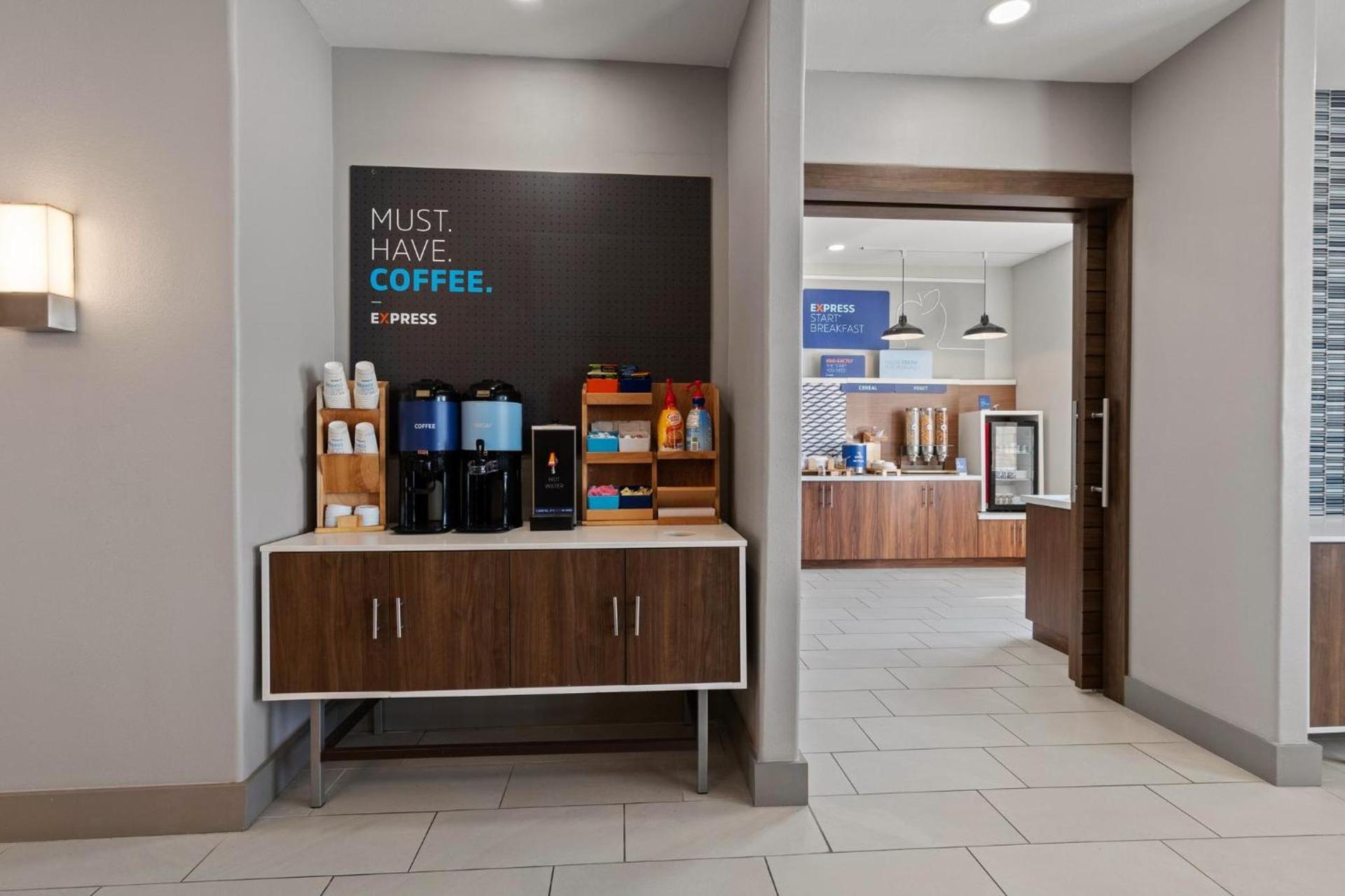 Holiday Inn Express & Suites Oklahoma City NW - Quail Springs by IHG photo 8