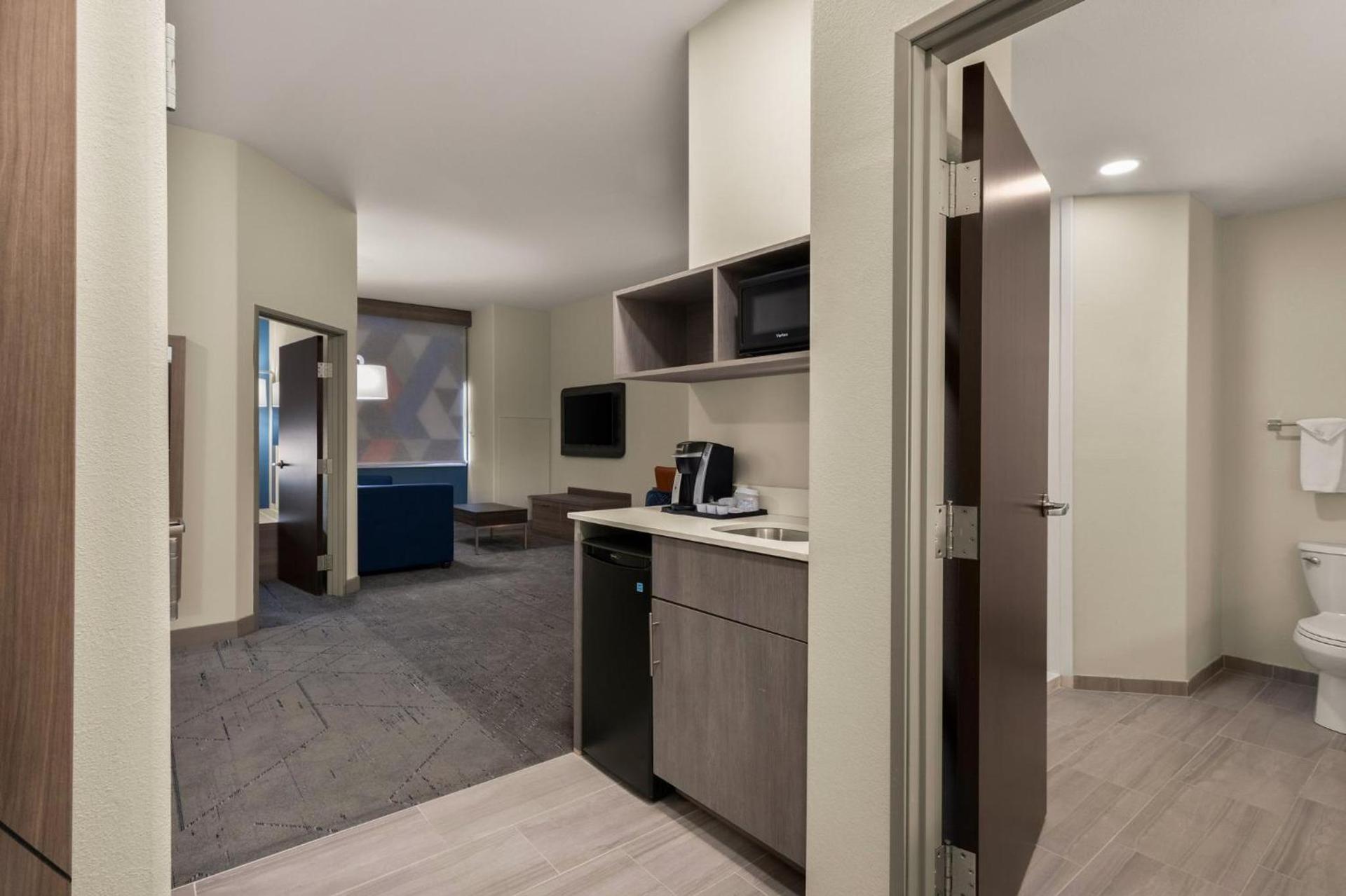 Holiday Inn Express & Suites Oklahoma City NW - Quail Springs by IHG photo 28