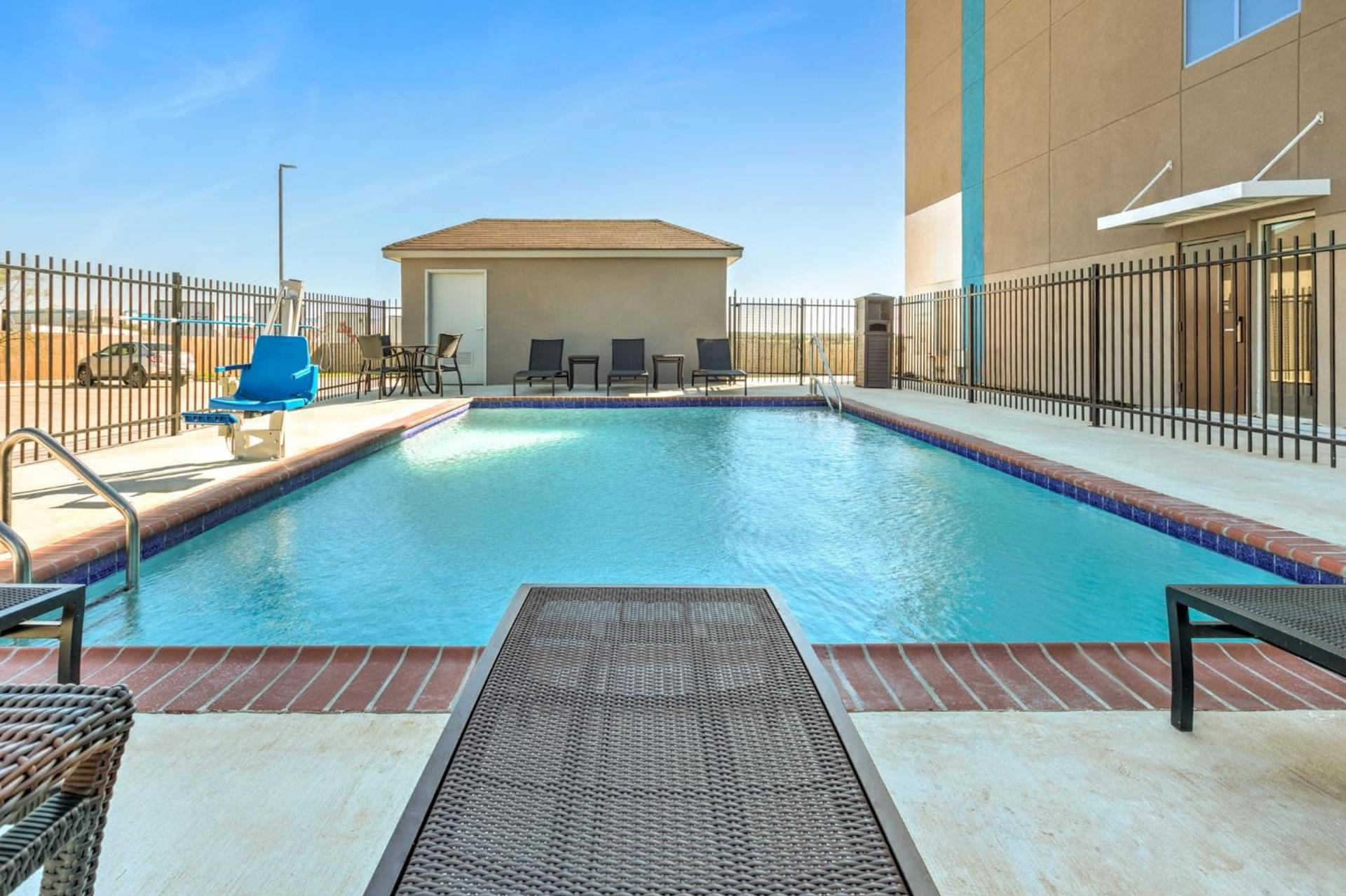 Holiday Inn Express - San Antonio East I-10 by IHG photo 29