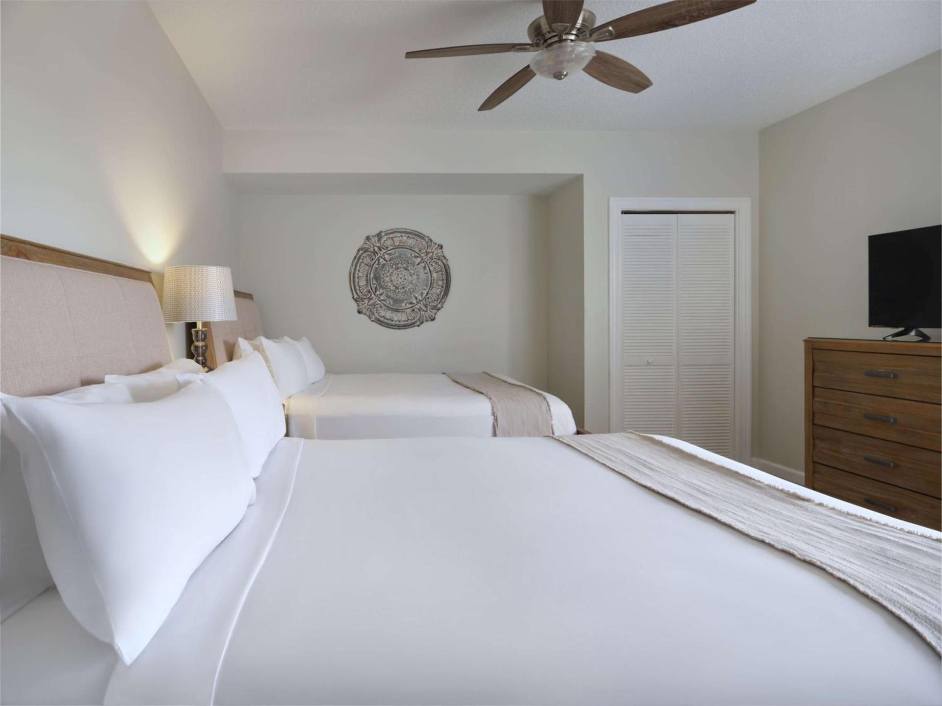 Royale Palms Condominiums photo 12