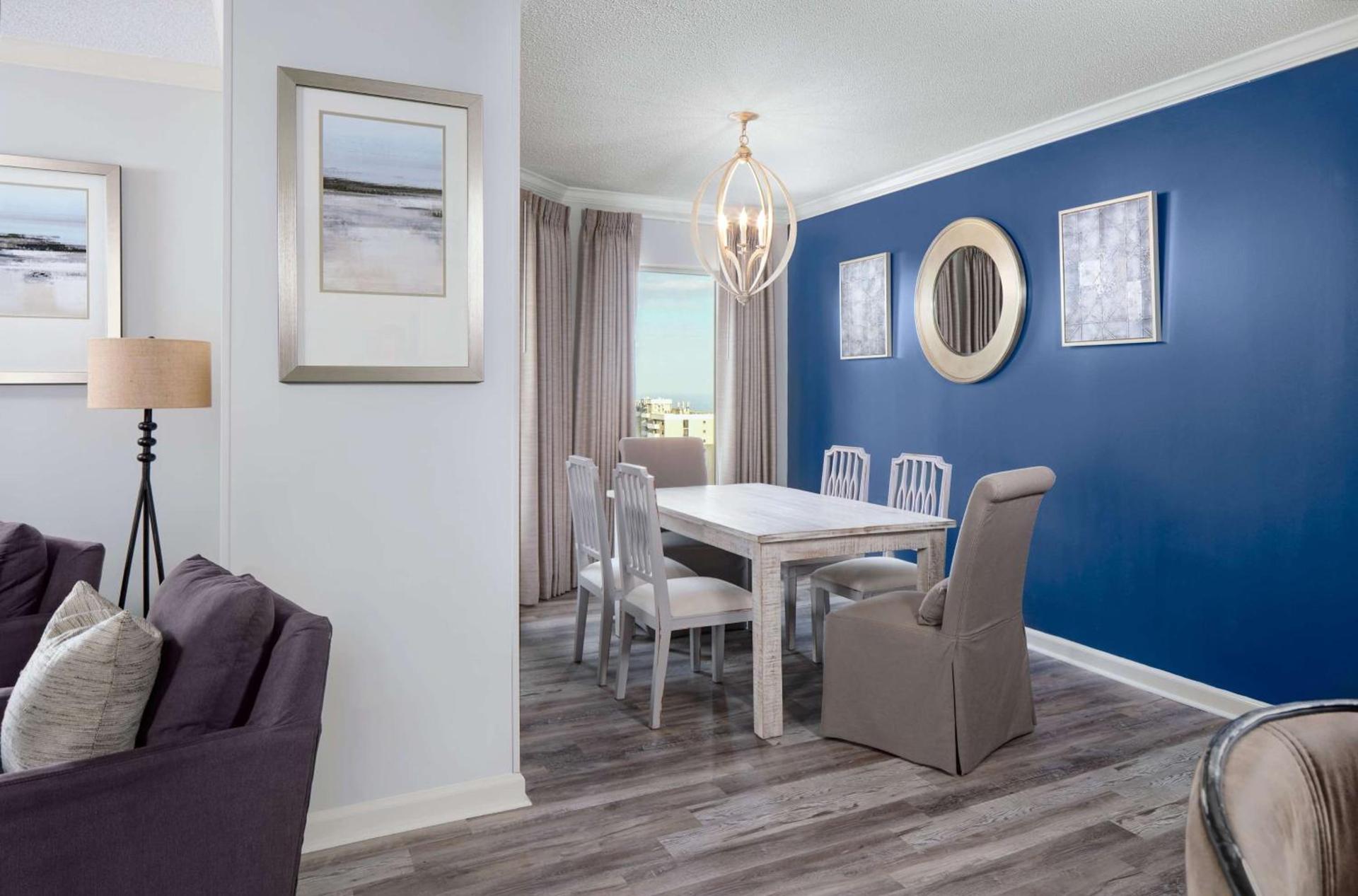 Royale Palms Condominiums photo 13