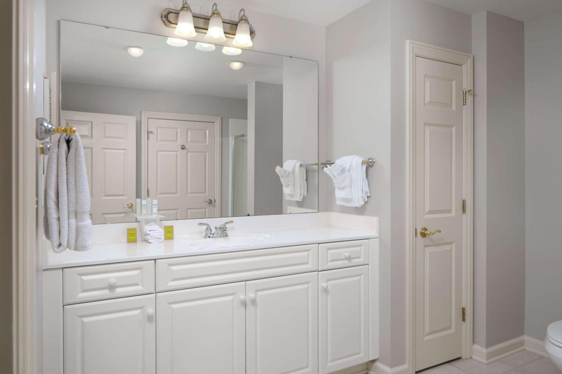 Royale Palms Condominiums photo 24