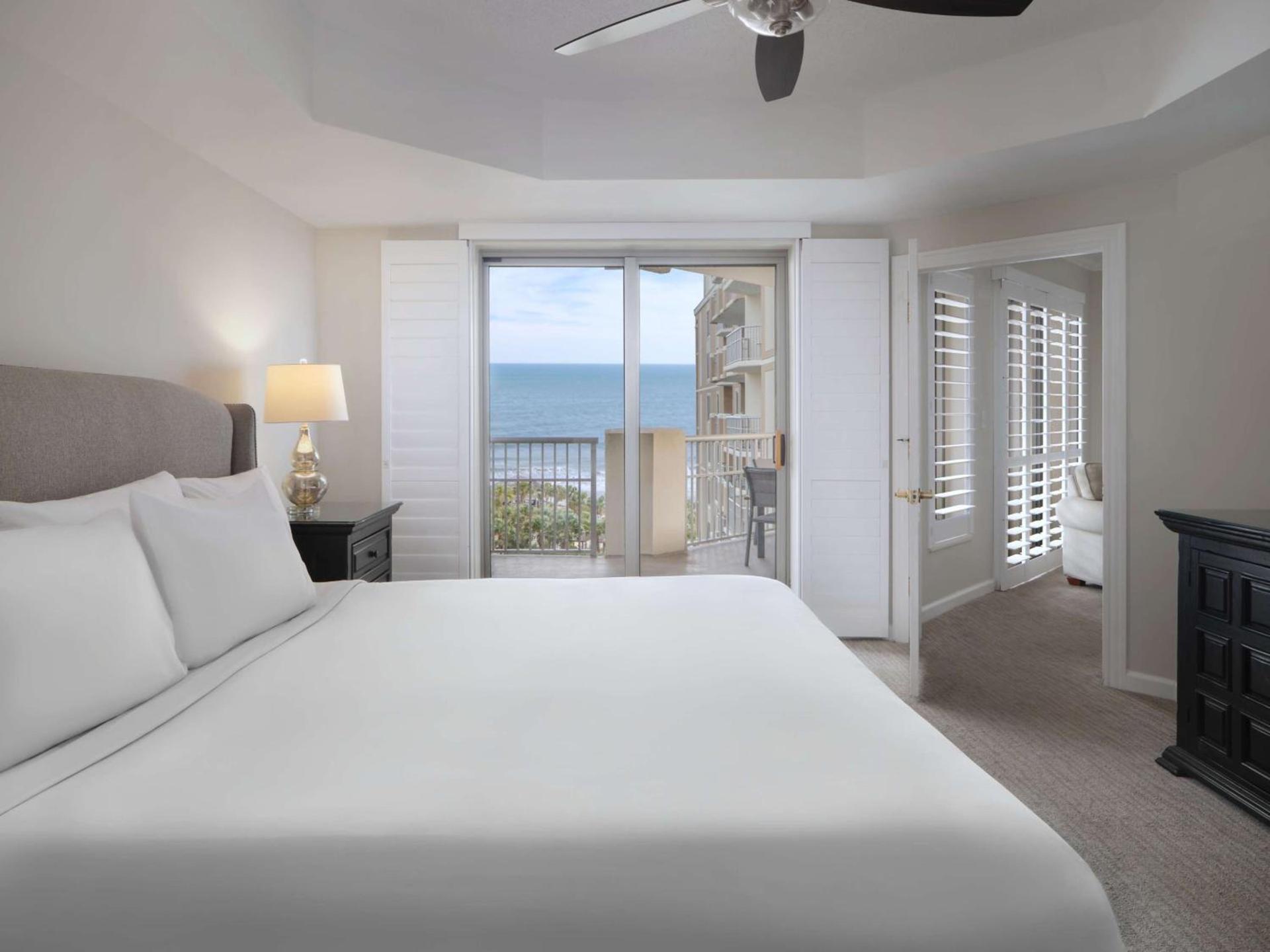 Royale Palms Condominiums photo 26