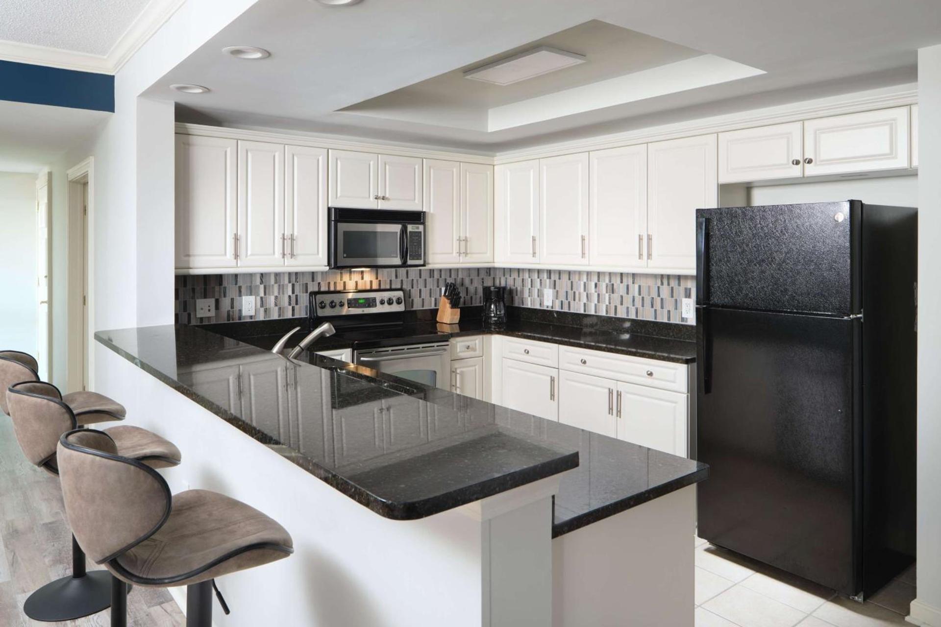 Royale Palms Condominiums photo 38