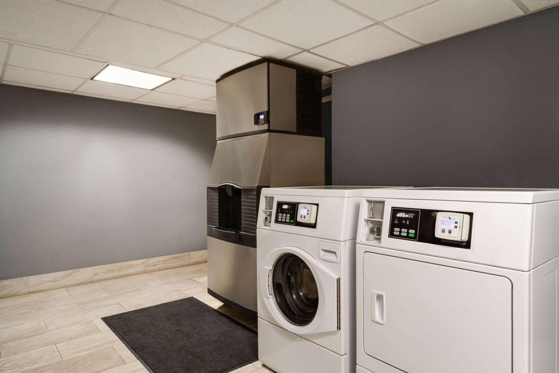 Spark by Hilton Waldorf photo 25
